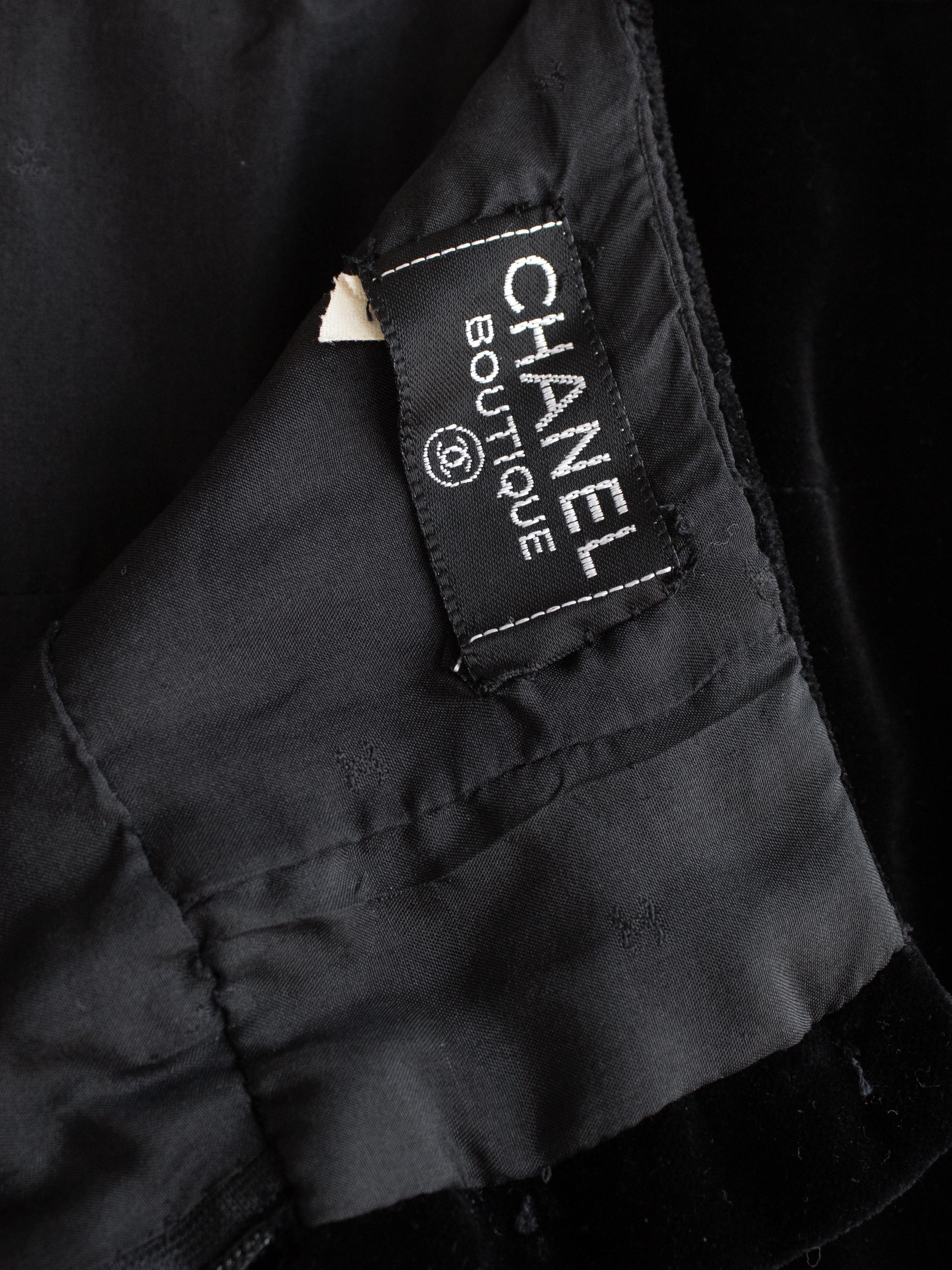 Chanel Vintage Fall/Winter 1990 Black Velvet Gold Chain Mini Skirt 7