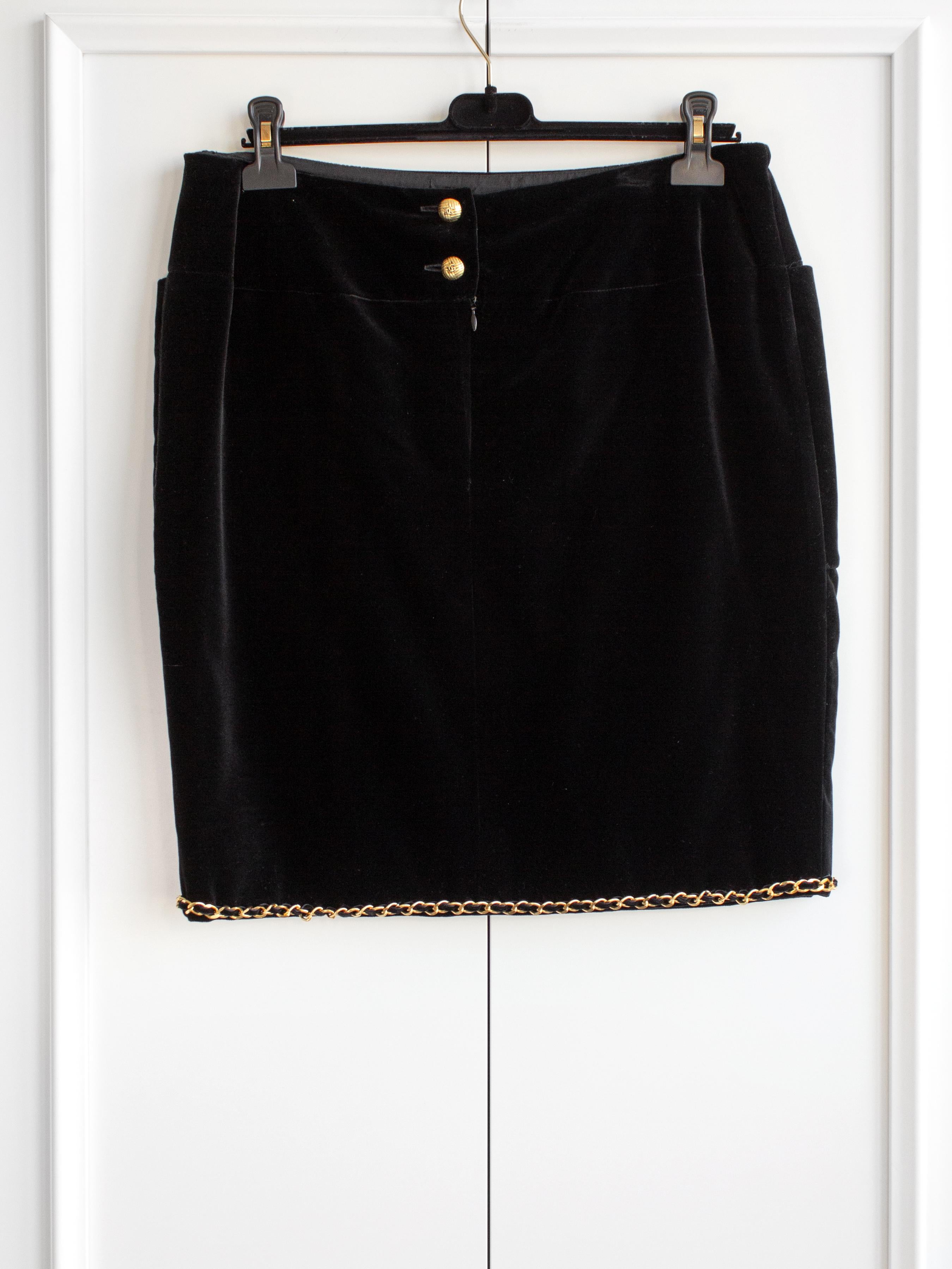Chanel Vintage Fall/Winter 1990 Black Velvet Gold Chain Mini Skirt 1
