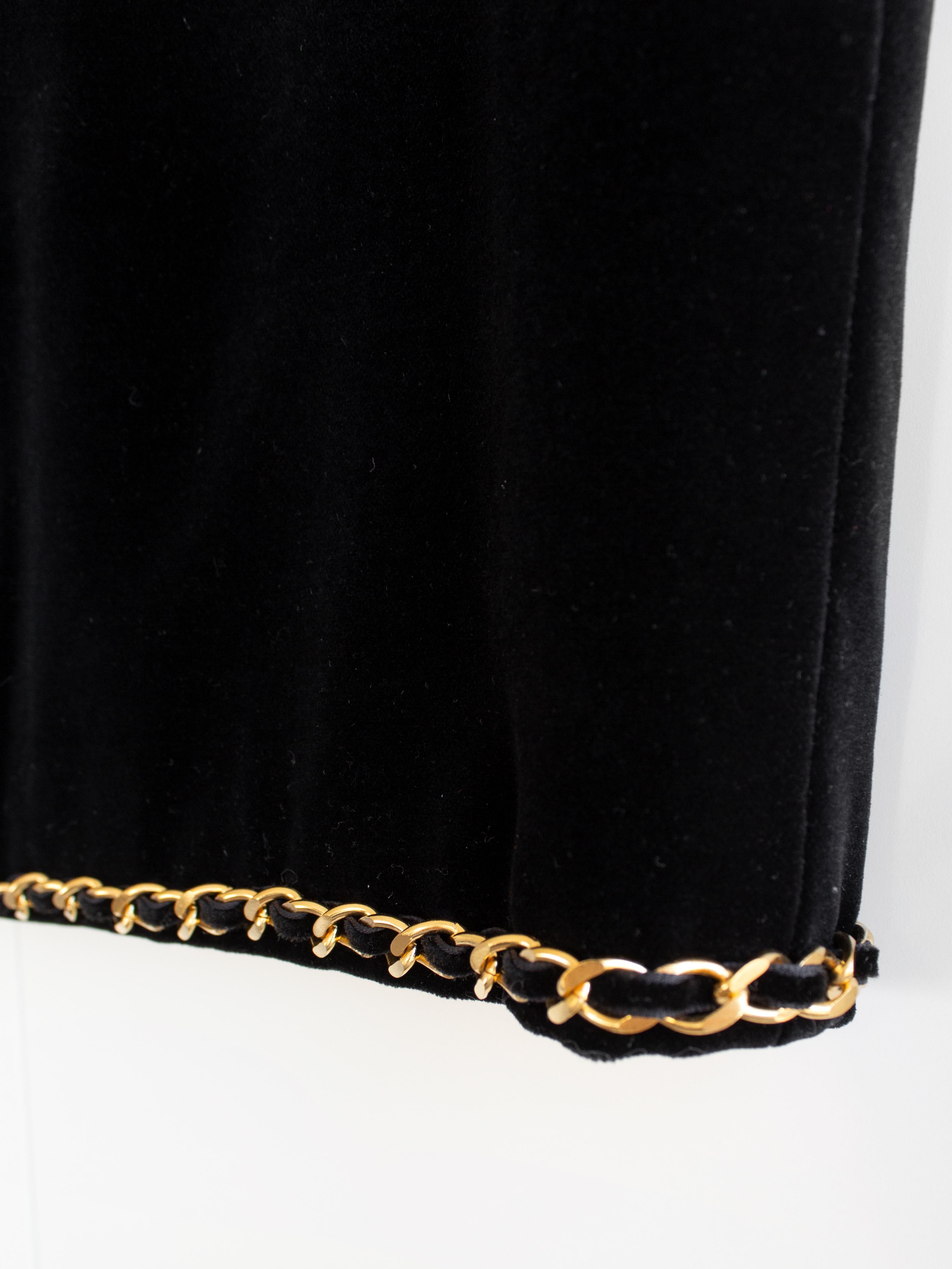 Chanel Vintage Fall/Winter 1990 Black Velvet Gold Chain Mini Skirt 4