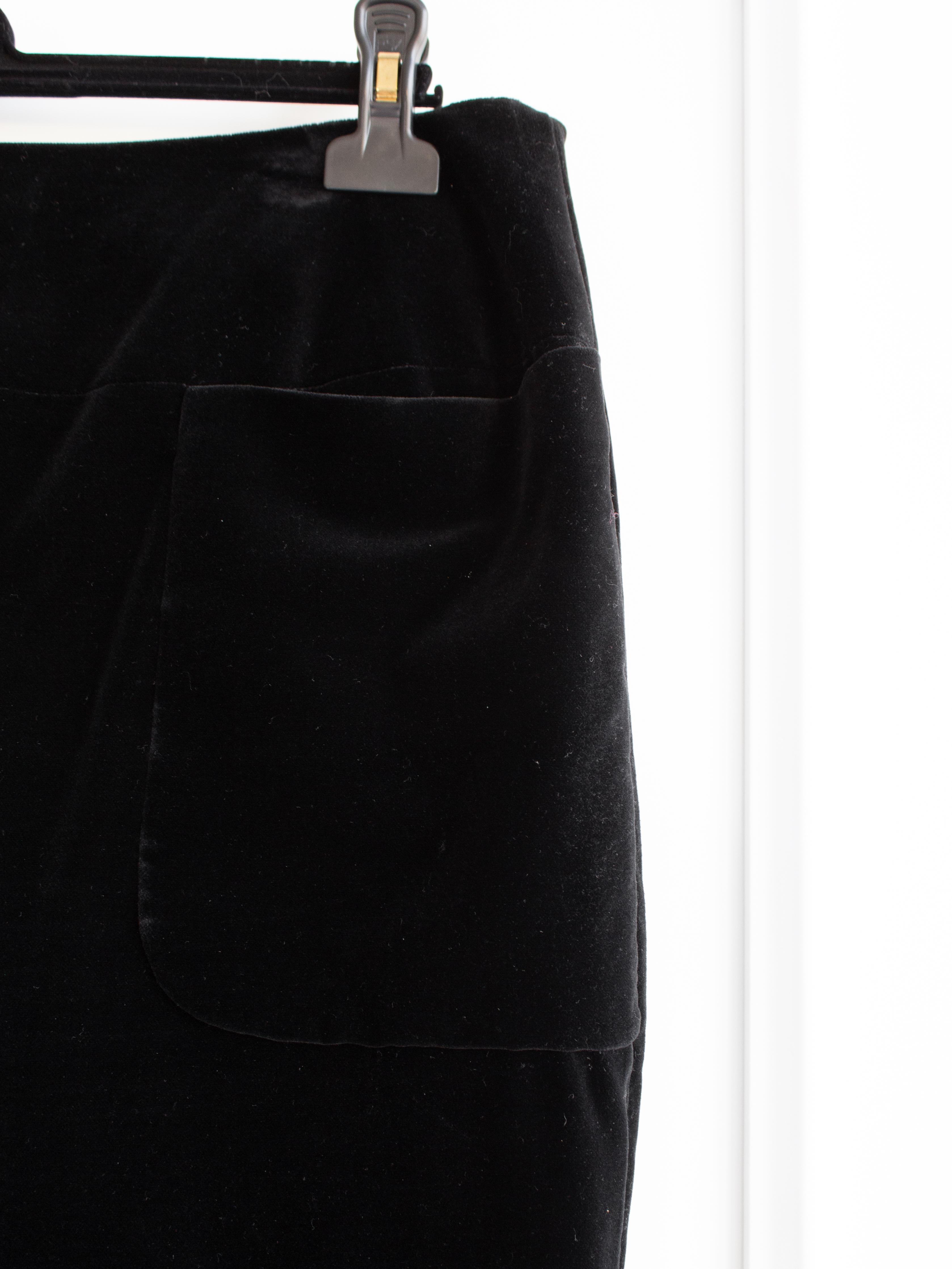 Chanel Vintage Fall/Winter 1990 Black Velvet Gold Chain Mini Skirt 5