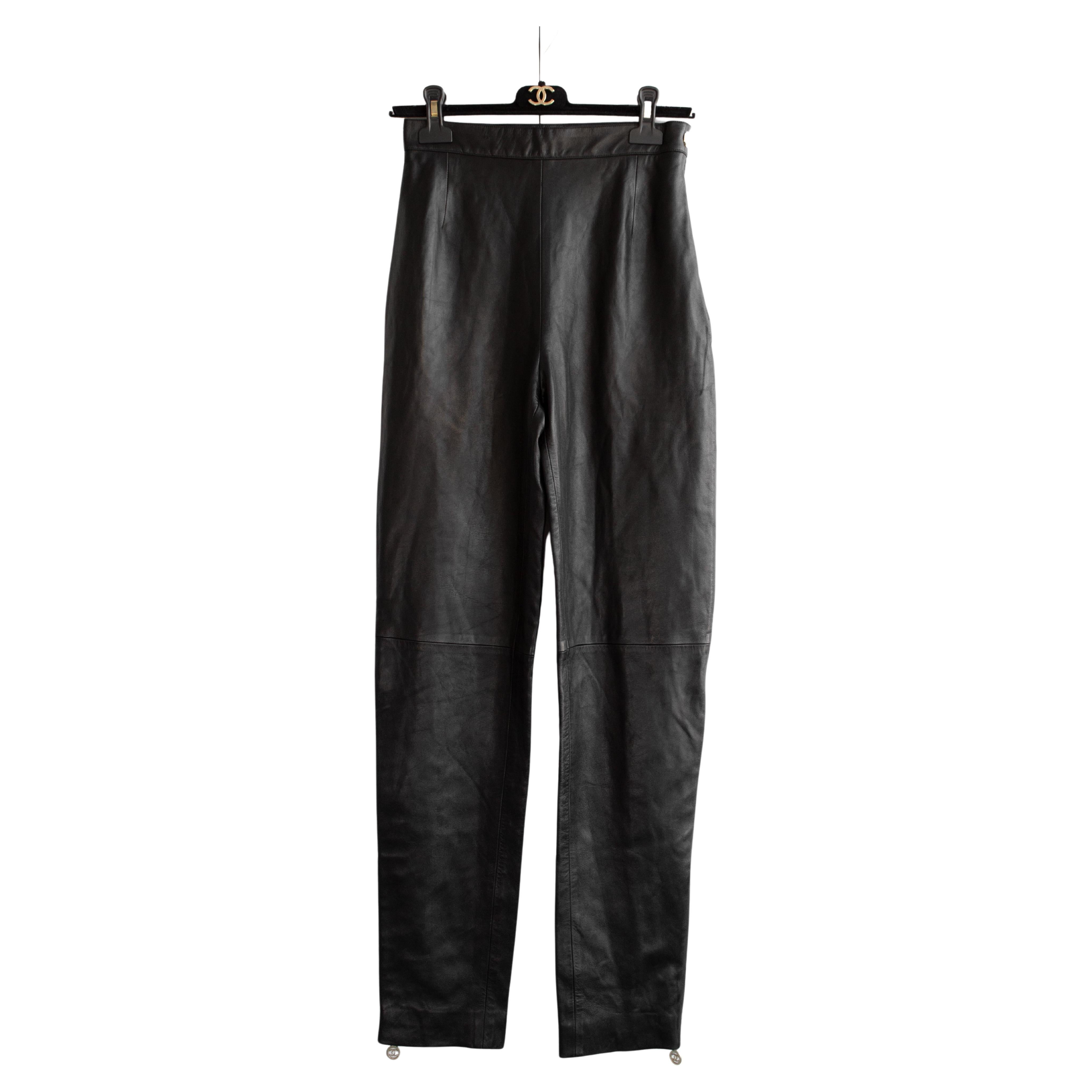 Chanel Vintage Fall/Winter 1992 Black Lambskin Leather Gold Zip CC Pants For Sale