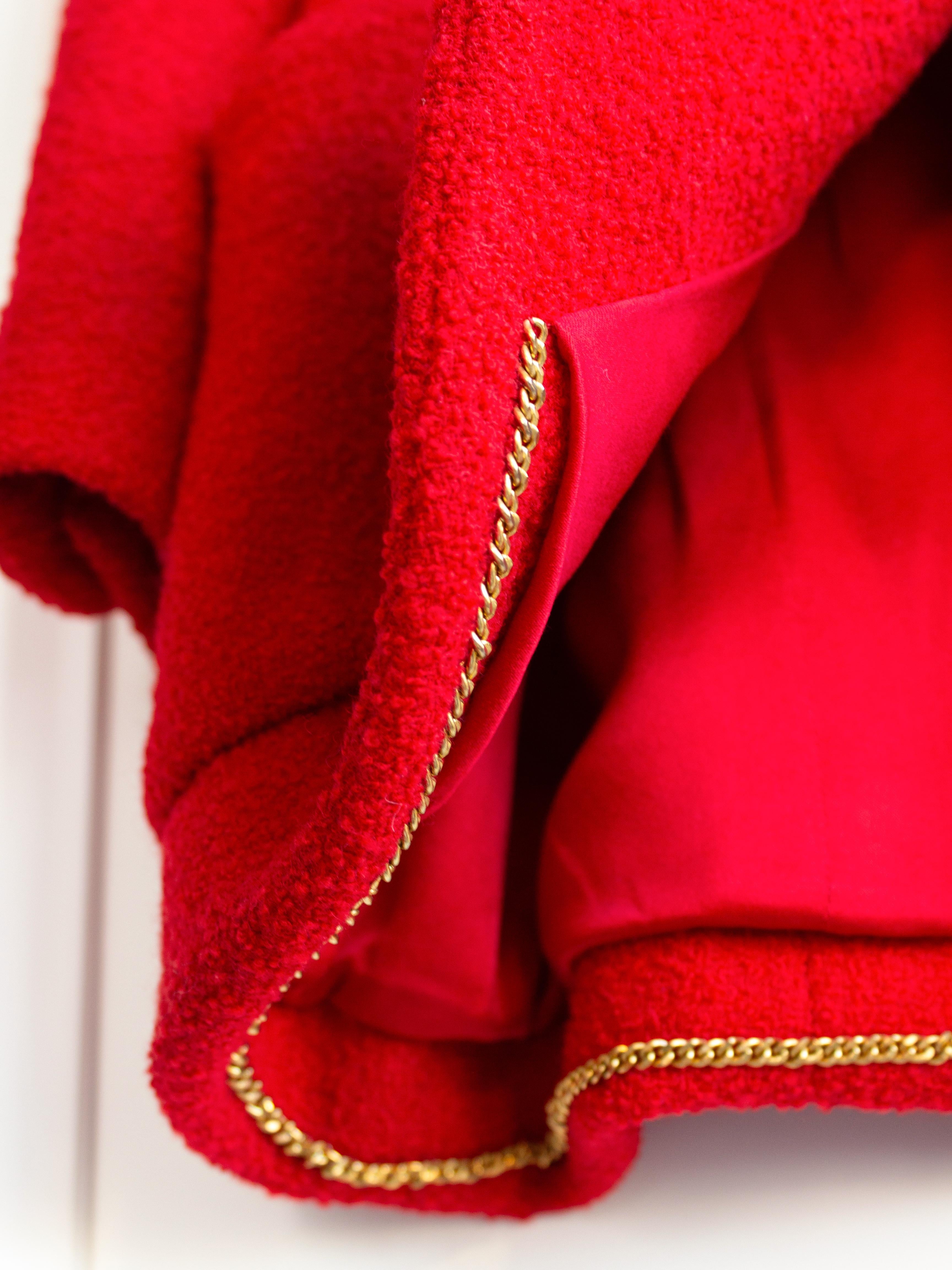 Chanel Vintage Fall/Winter 1992 Runway Parisian Red Gold Tweed Jacket Skirt Suit 8