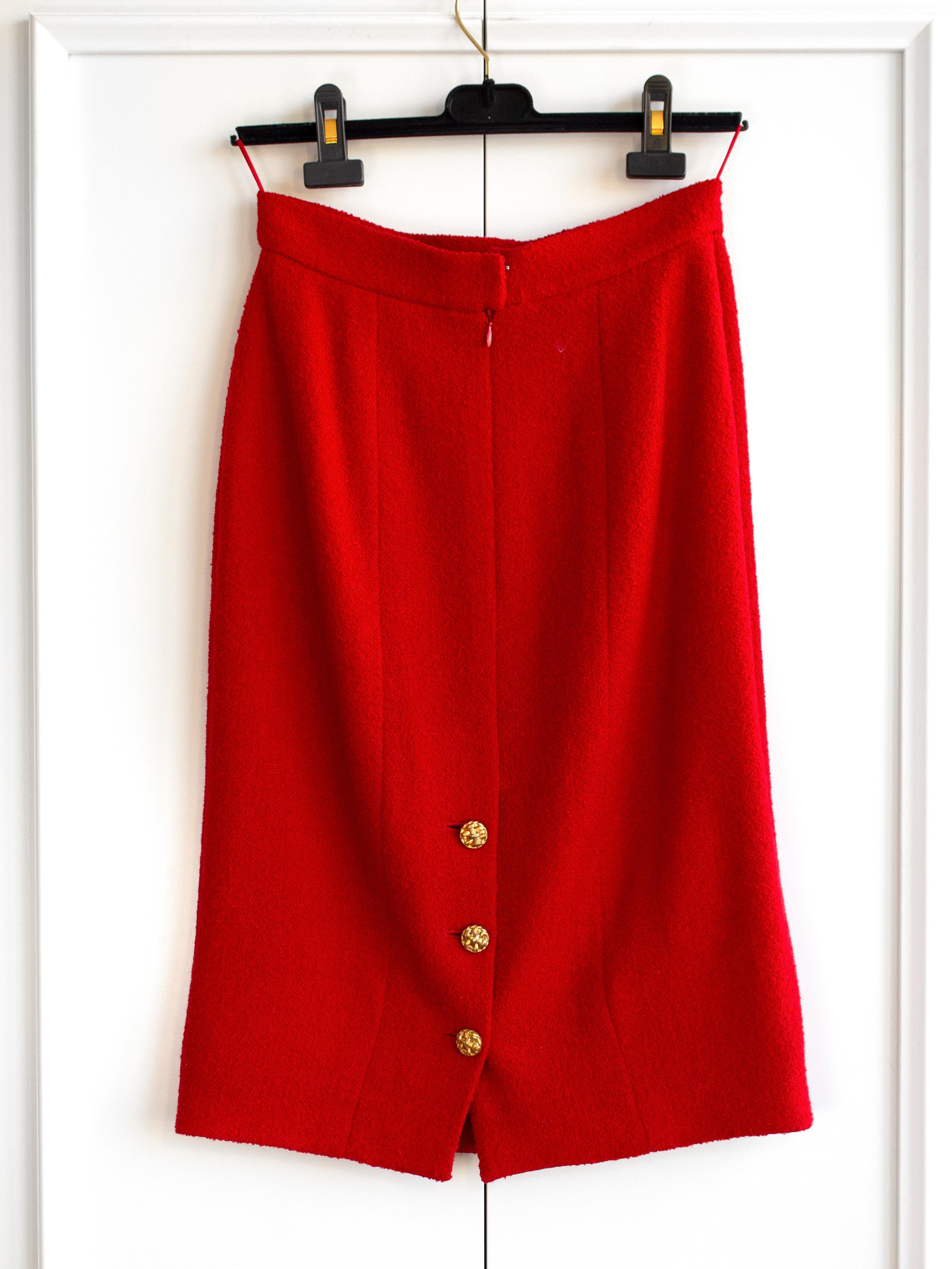 Chanel Vintage Fall/Winter 1992 Runway Parisian Red Gold Tweed Jacket Skirt Suit 12