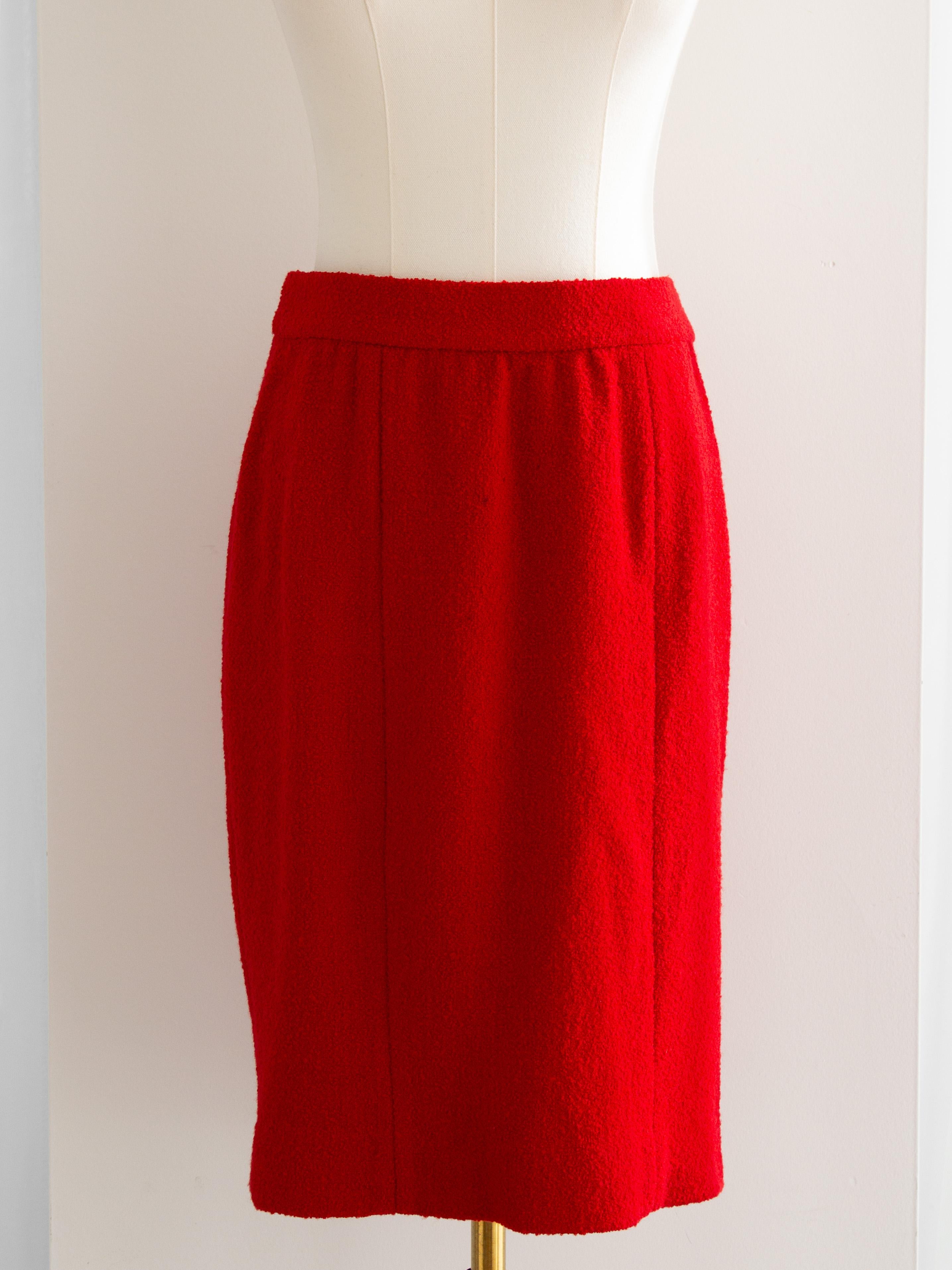 Chanel Vintage Herbst/Winter 1992 Runway Pariser Rot Gold Tweed Jacke Anzug im Angebot 12