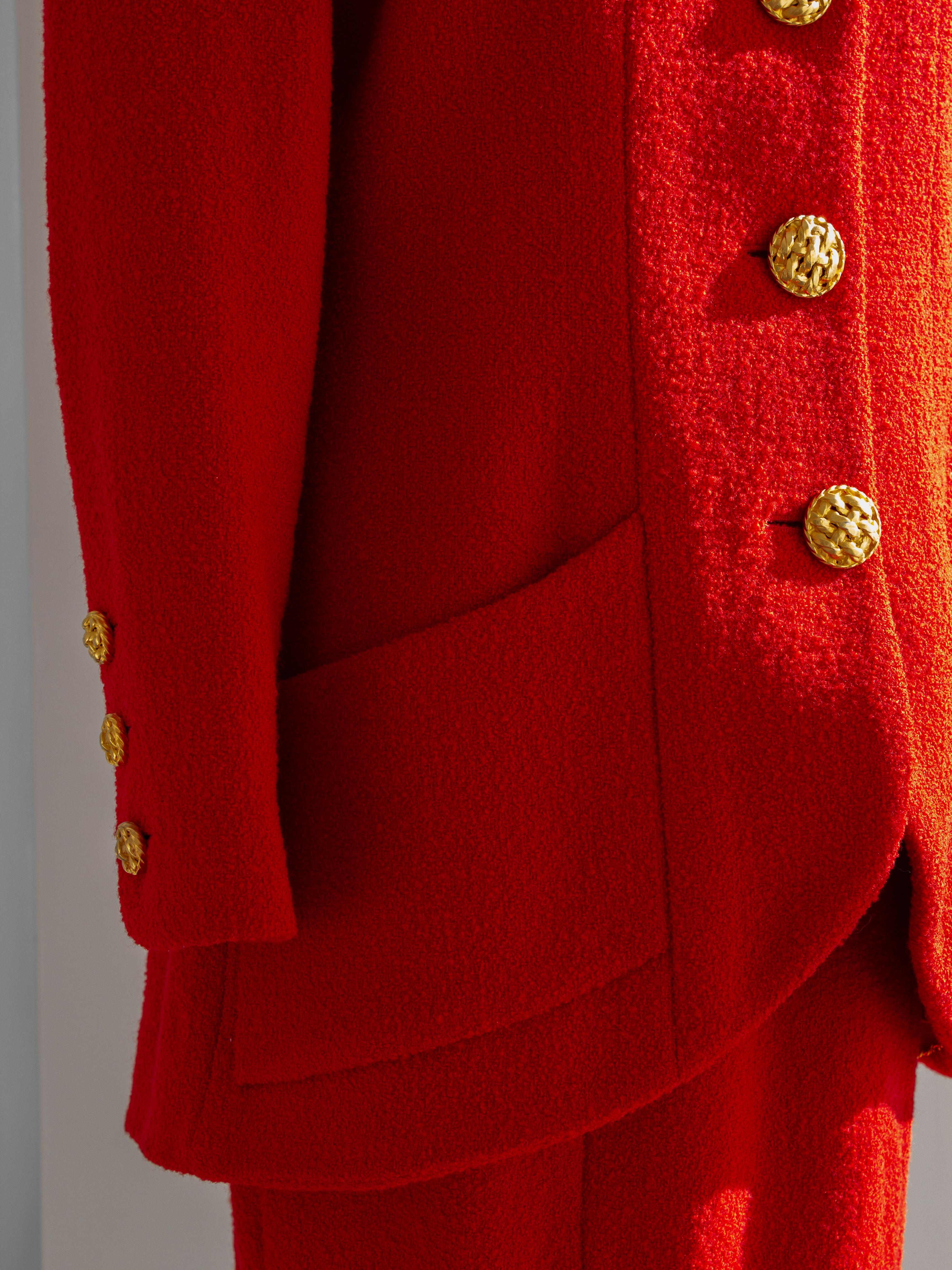 Chanel Vintage Herbst/Winter 1992 Runway Pariser Rot Gold Tweed Jacke Anzug im Angebot 5