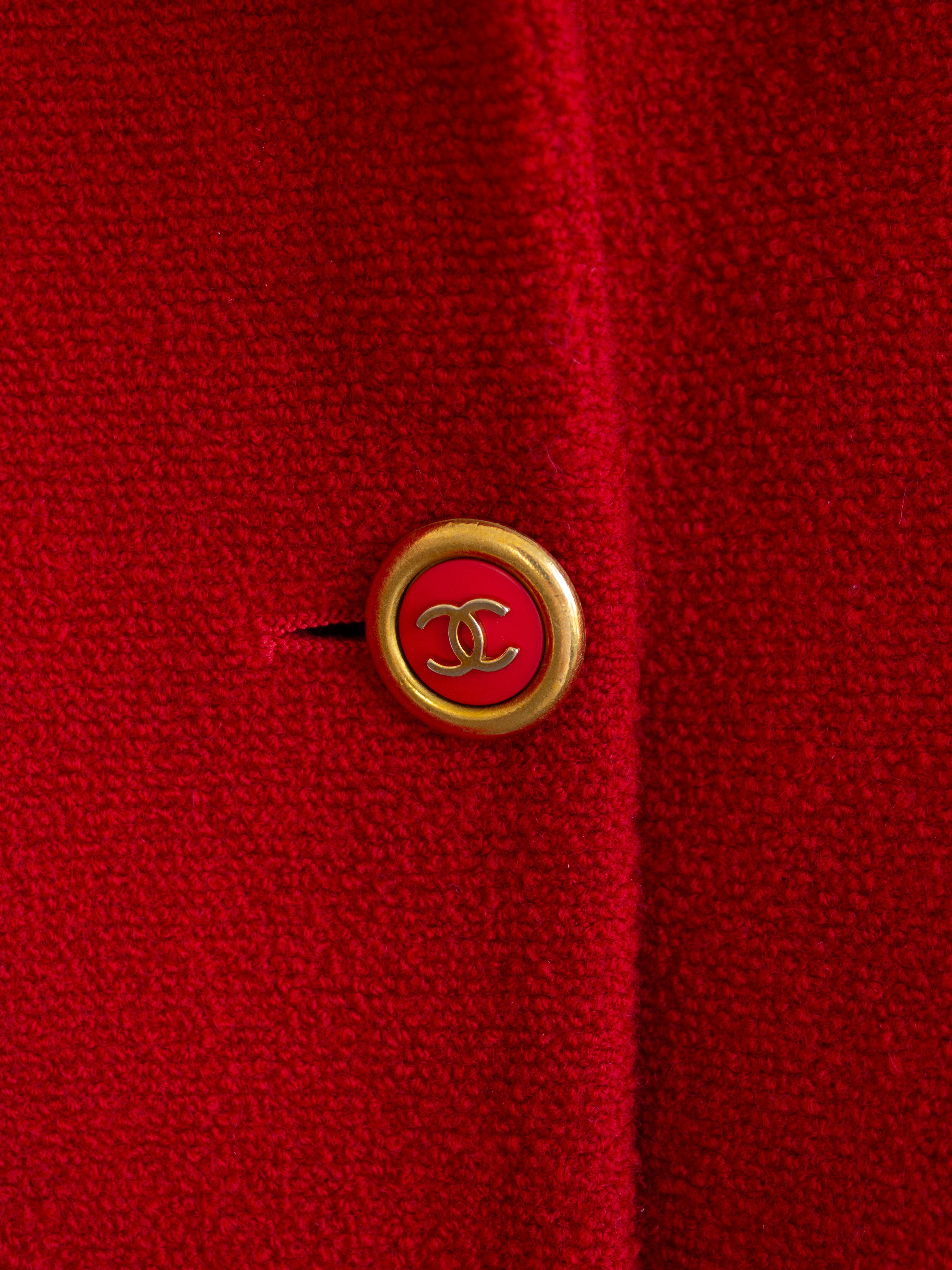 Chanel Vintage Fall/Winter 1994 Red Wool Tweed CC 94A Blazer Jacket 2