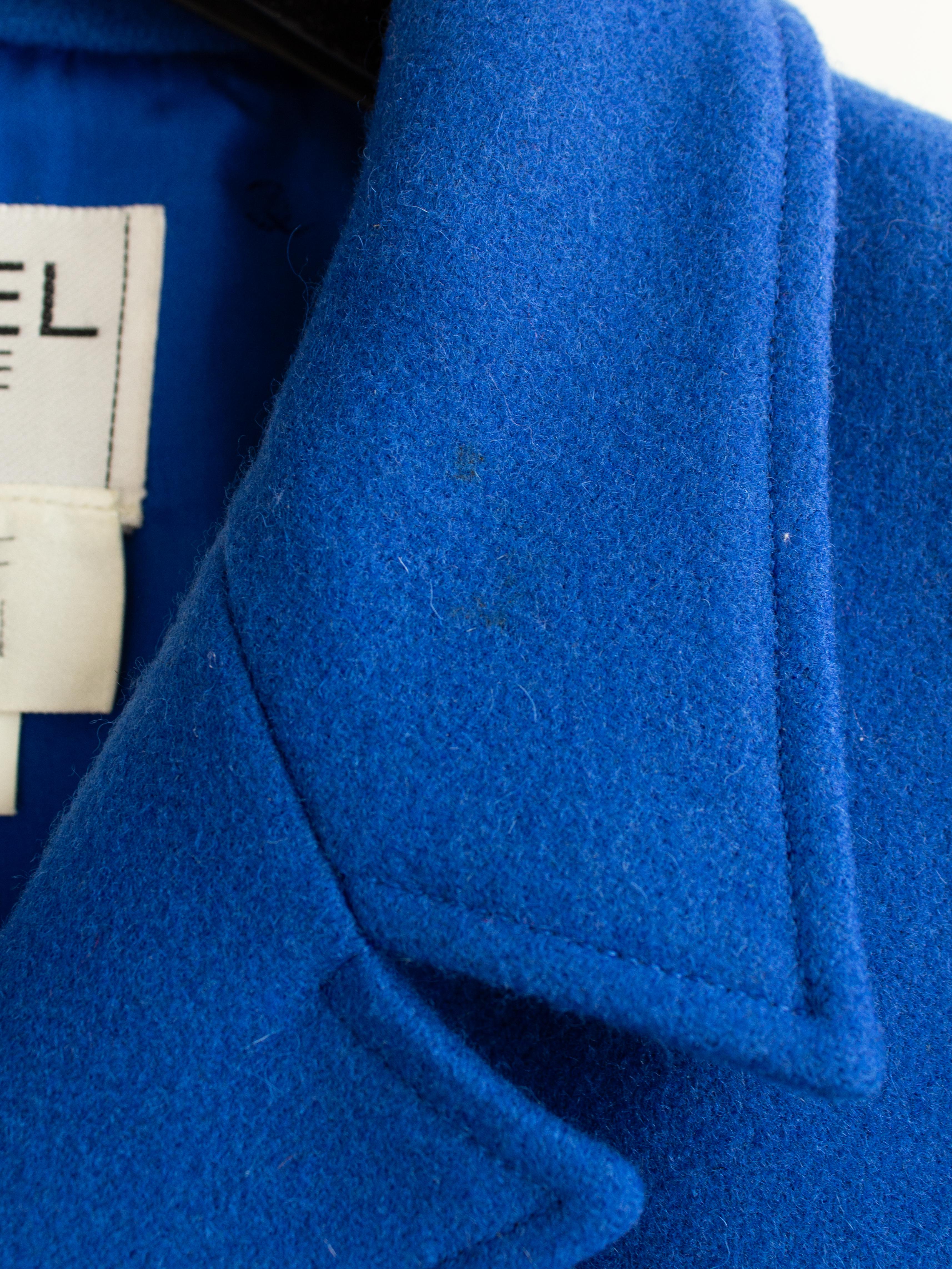 Chanel Vintage Fall/Winter 1996 Royal Blue Gold Gripoix 96A Wool Tweed Jacket For Sale 7