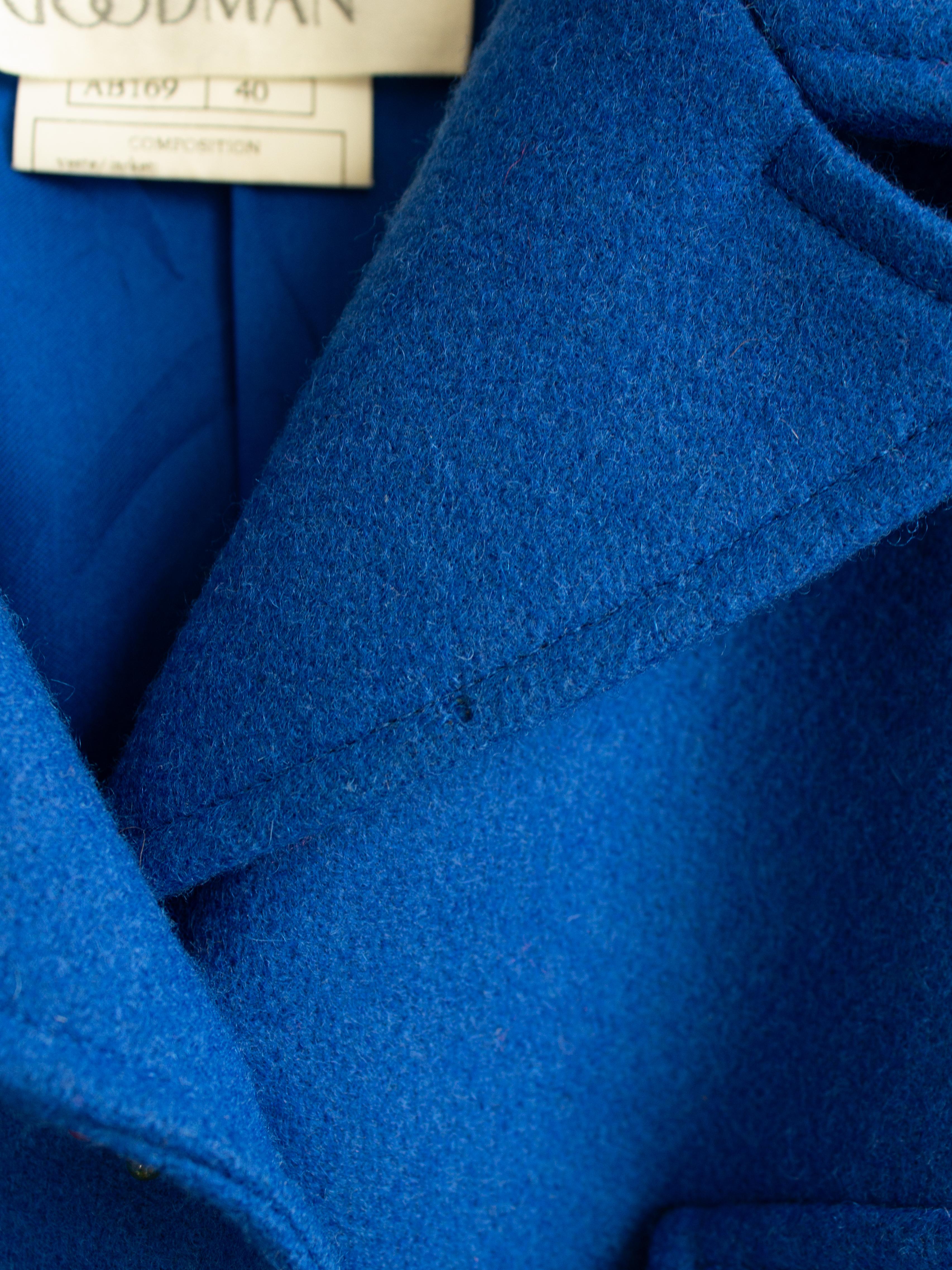 Chanel Vintage Fall/Winter 1996 Royal Blue Gold Gripoix 96A Wool Tweed Jacket For Sale 8