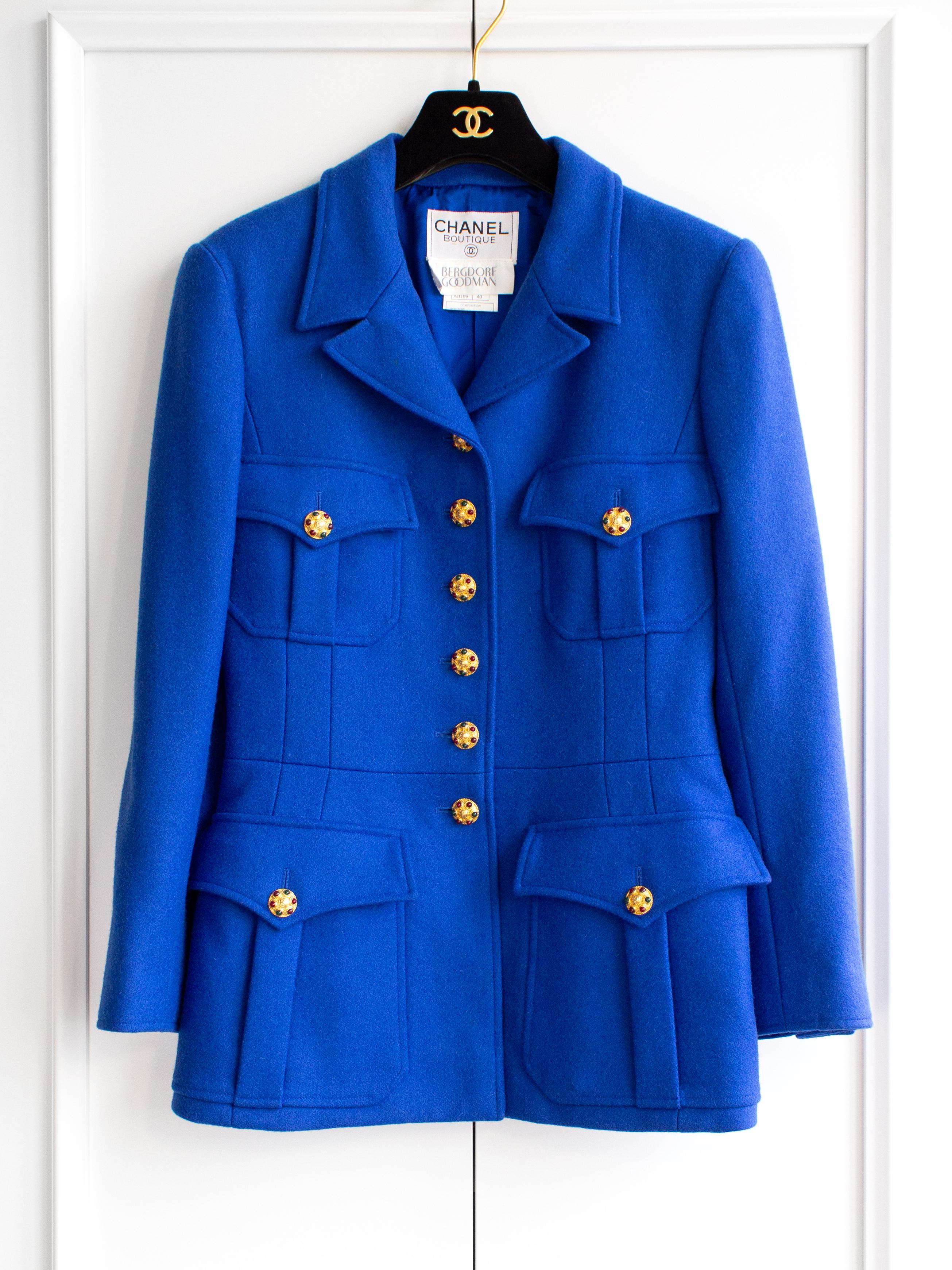 Chanel Vintage Fall/Winter 1996 Royal Blue Gold Gripoix 96A Wool Tweed Jacket For Sale 1