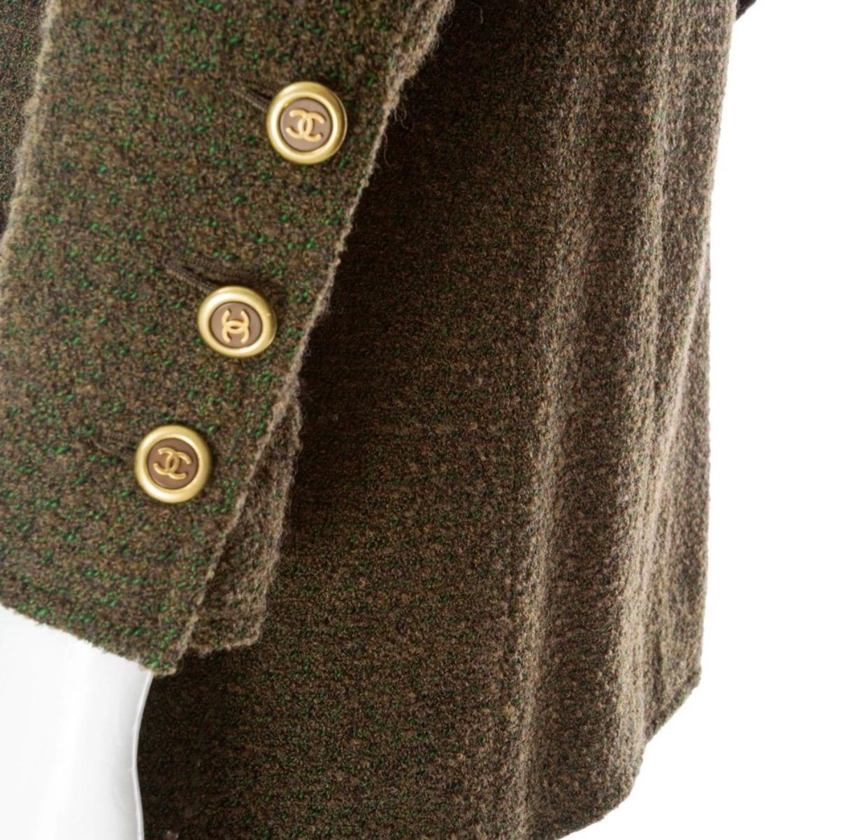 Chanel  Vintage Fall1994 Green Tweed CC Button Jacket For Sale 1
