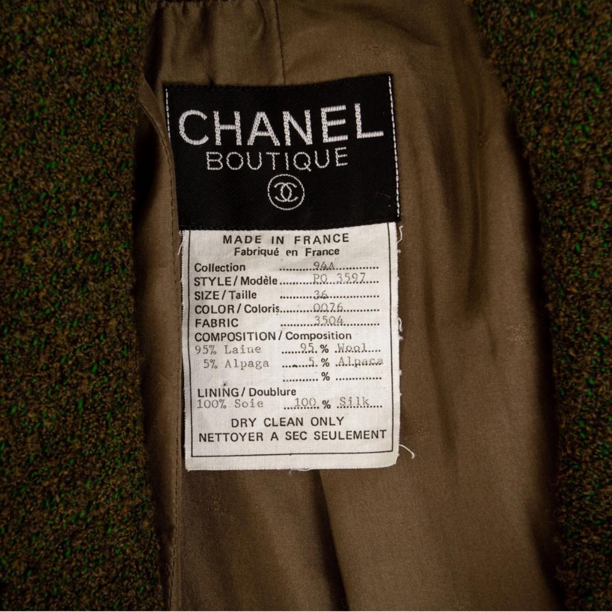 Chanel  Vintage Fall1994 Green Tweed CC Button Jacket For Sale 4