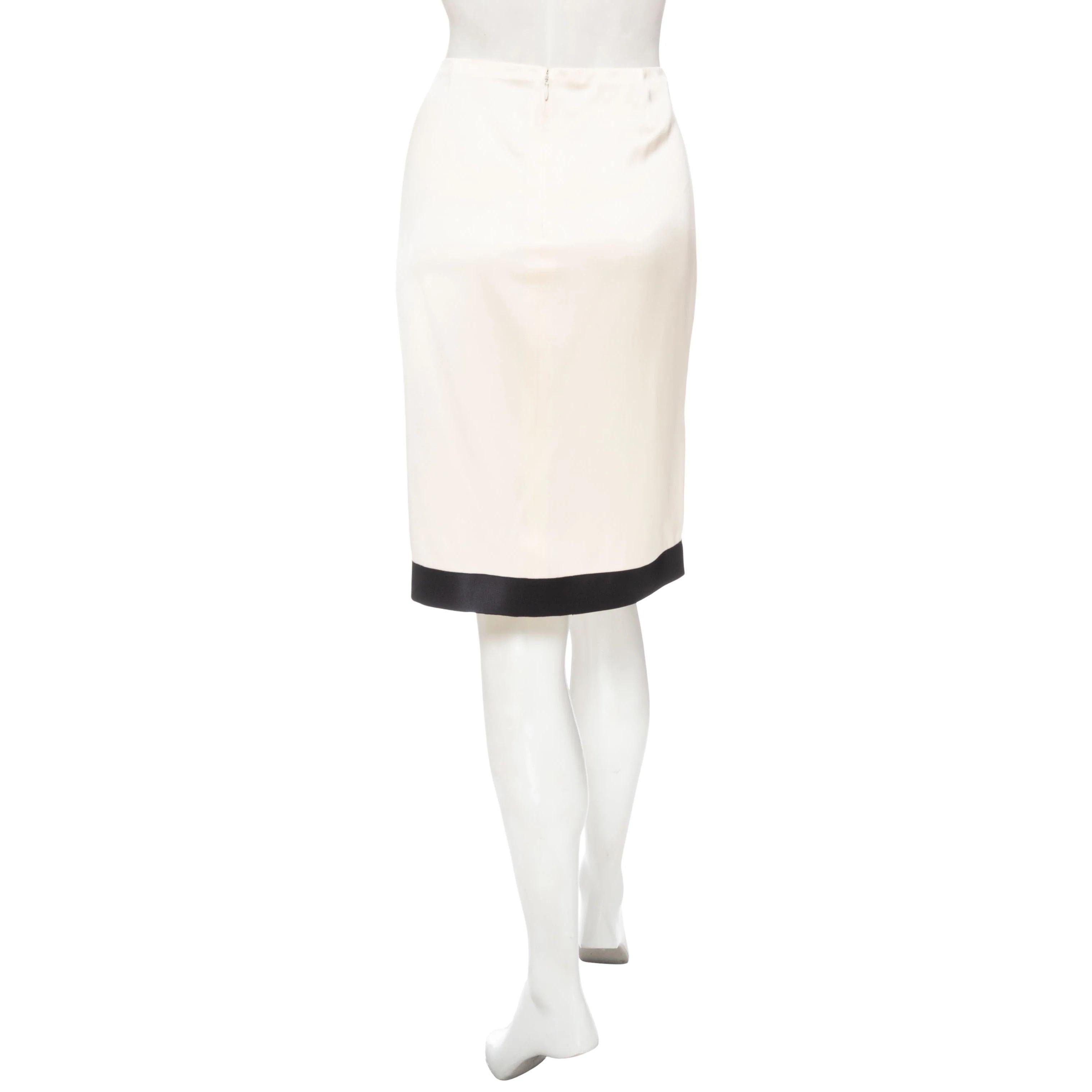 Women's Chanel Vintage Fall2003 White and Black Trim Silk CC Skirt For Sale