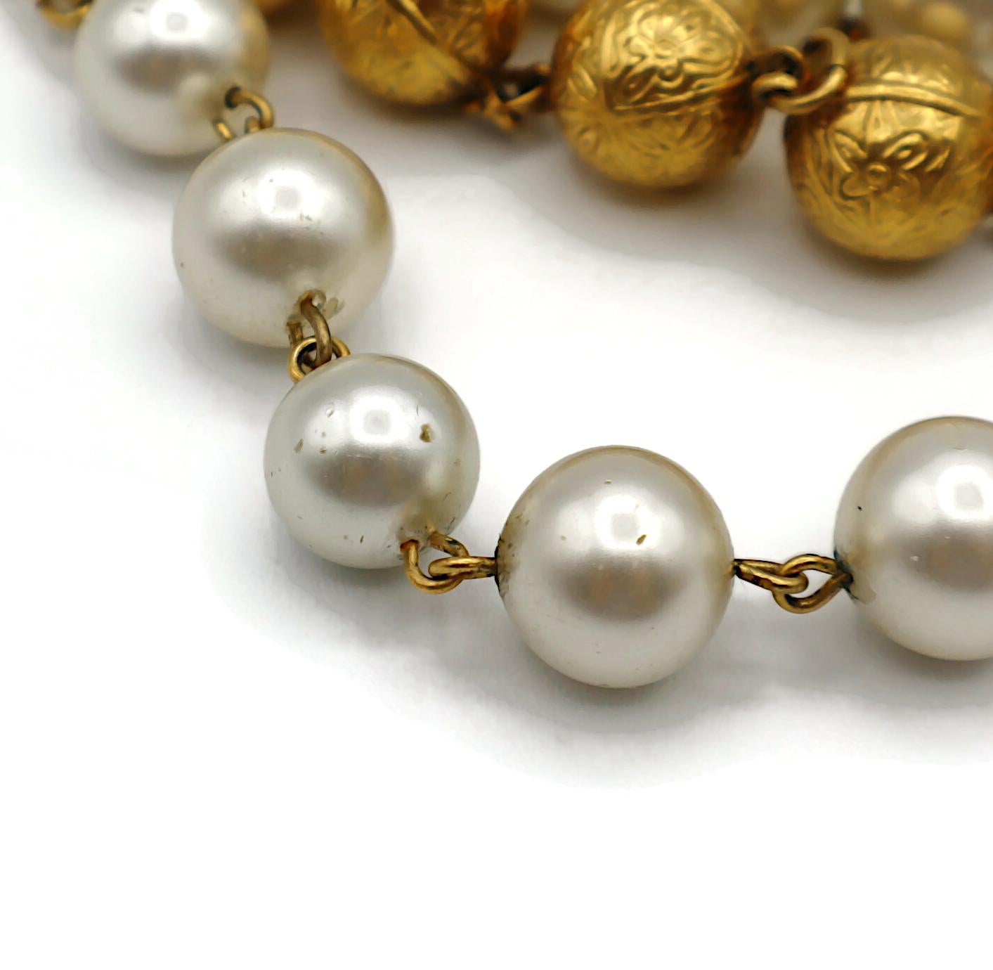 Chanel Bracciale vintage con perle finte e perline dorate a più fili in vendita 9