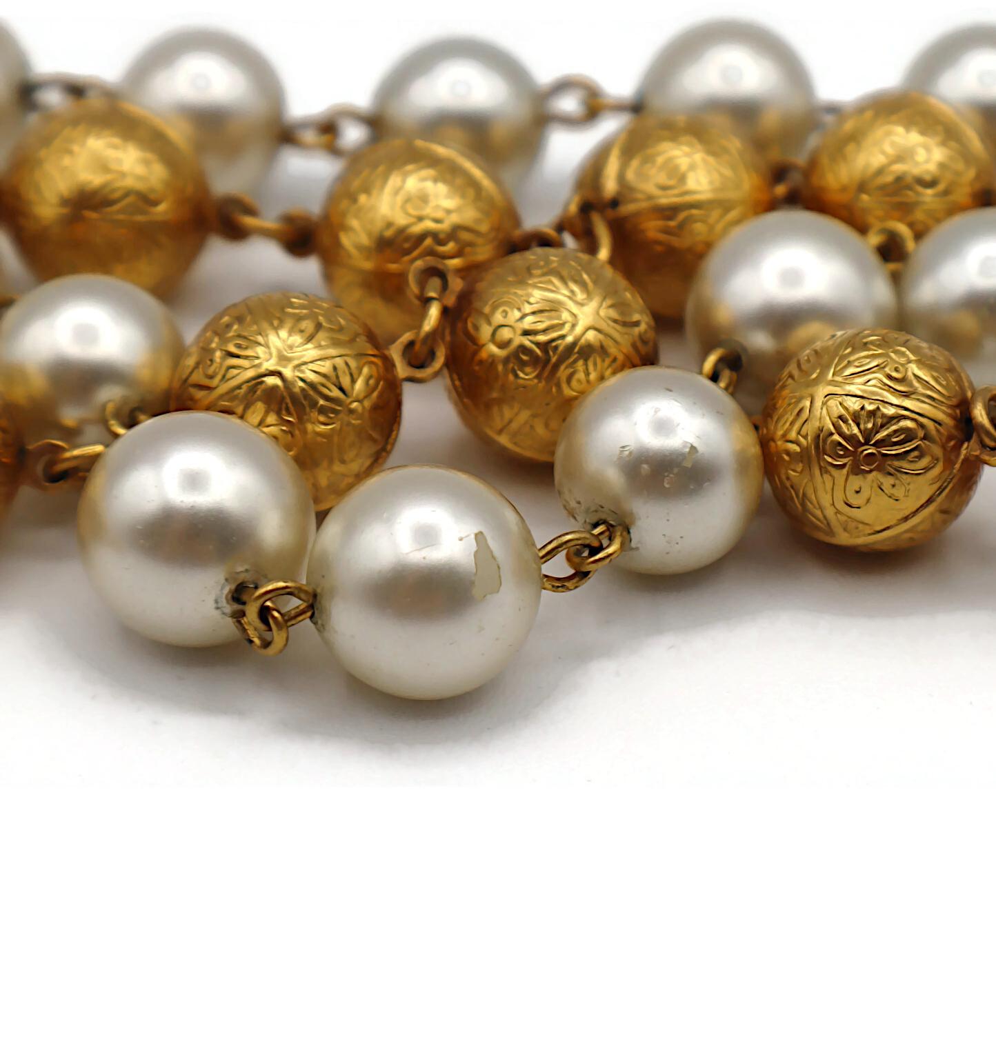 Chanel Bracciale vintage con perle finte e perline dorate a più fili in vendita 11
