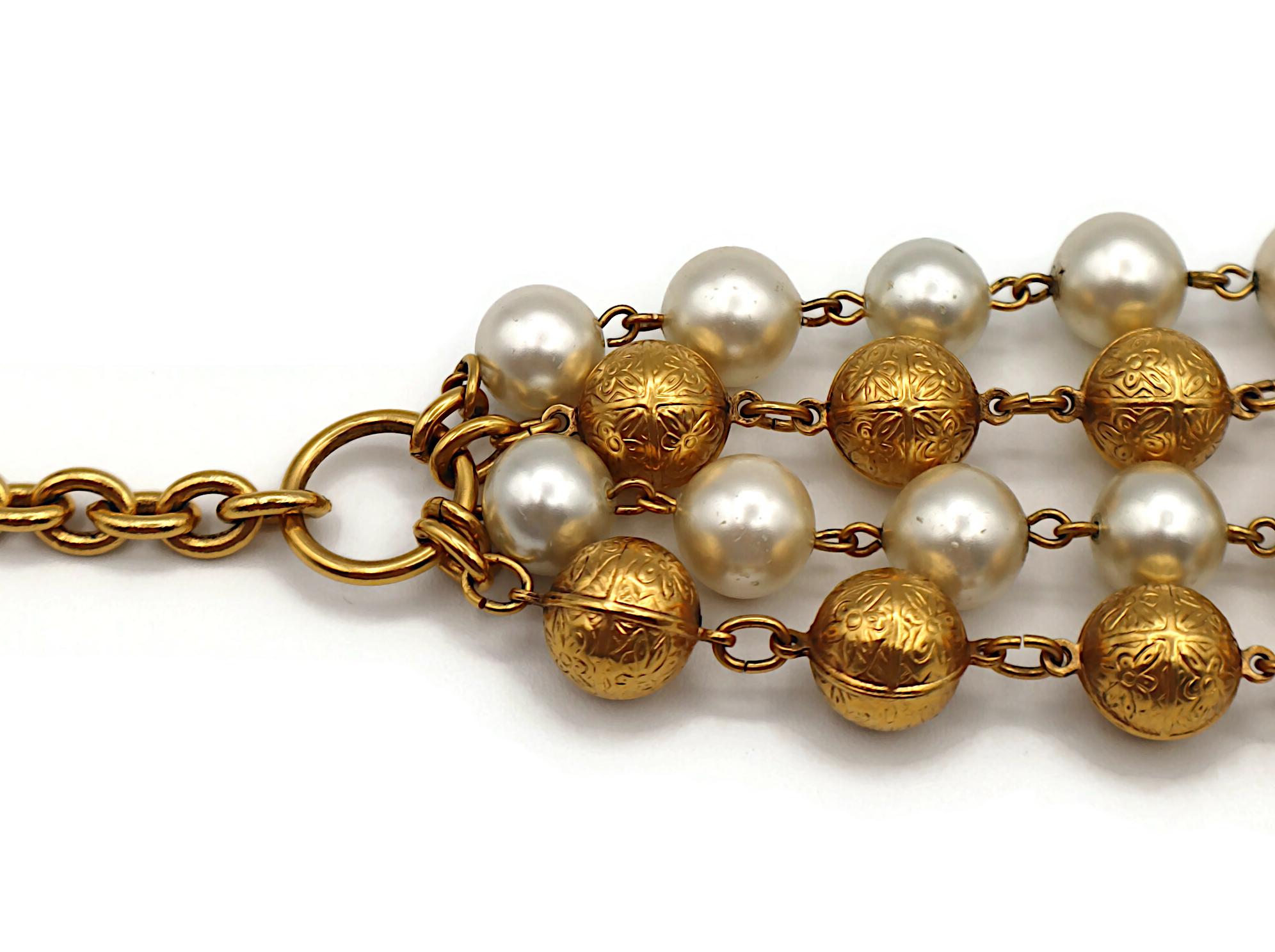 Chanel Bracciale vintage con perle finte e perline dorate a più fili in vendita 1
