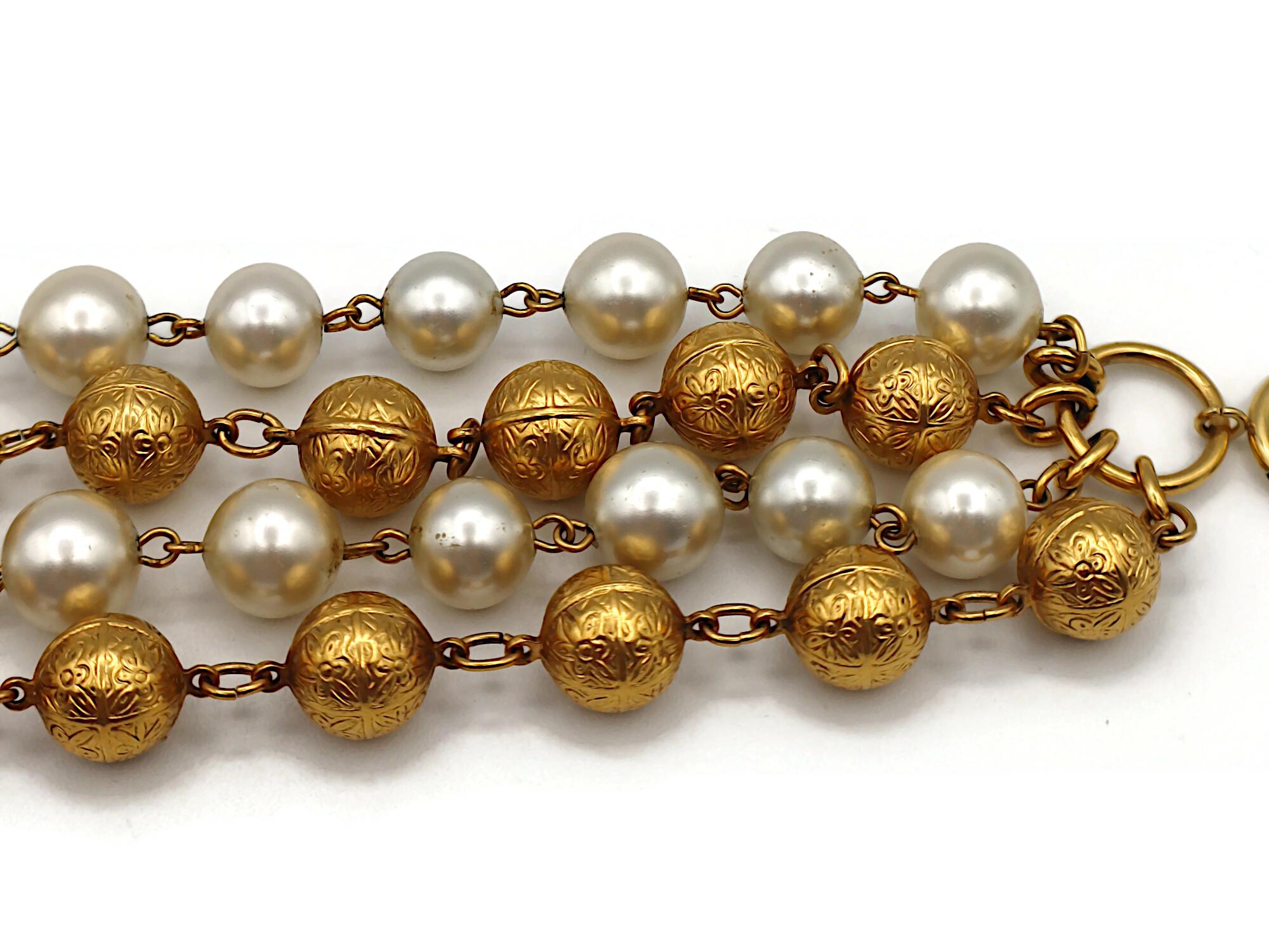 Chanel Bracciale vintage con perle finte e perline dorate a più fili in vendita 3
