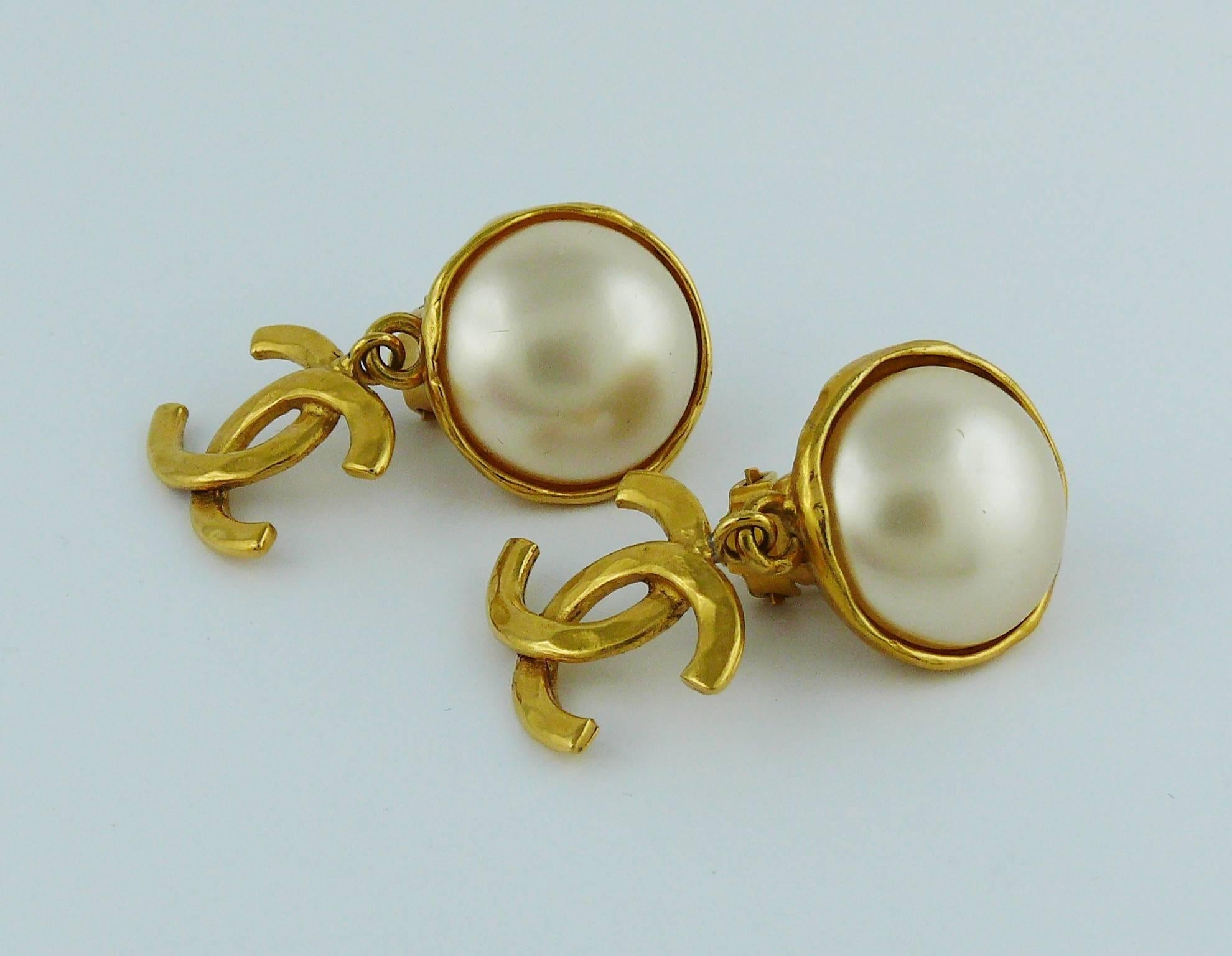 Women's Chanel Vintage Faux Pearl Gold Tone Logo Drop Earrings Spring 1994