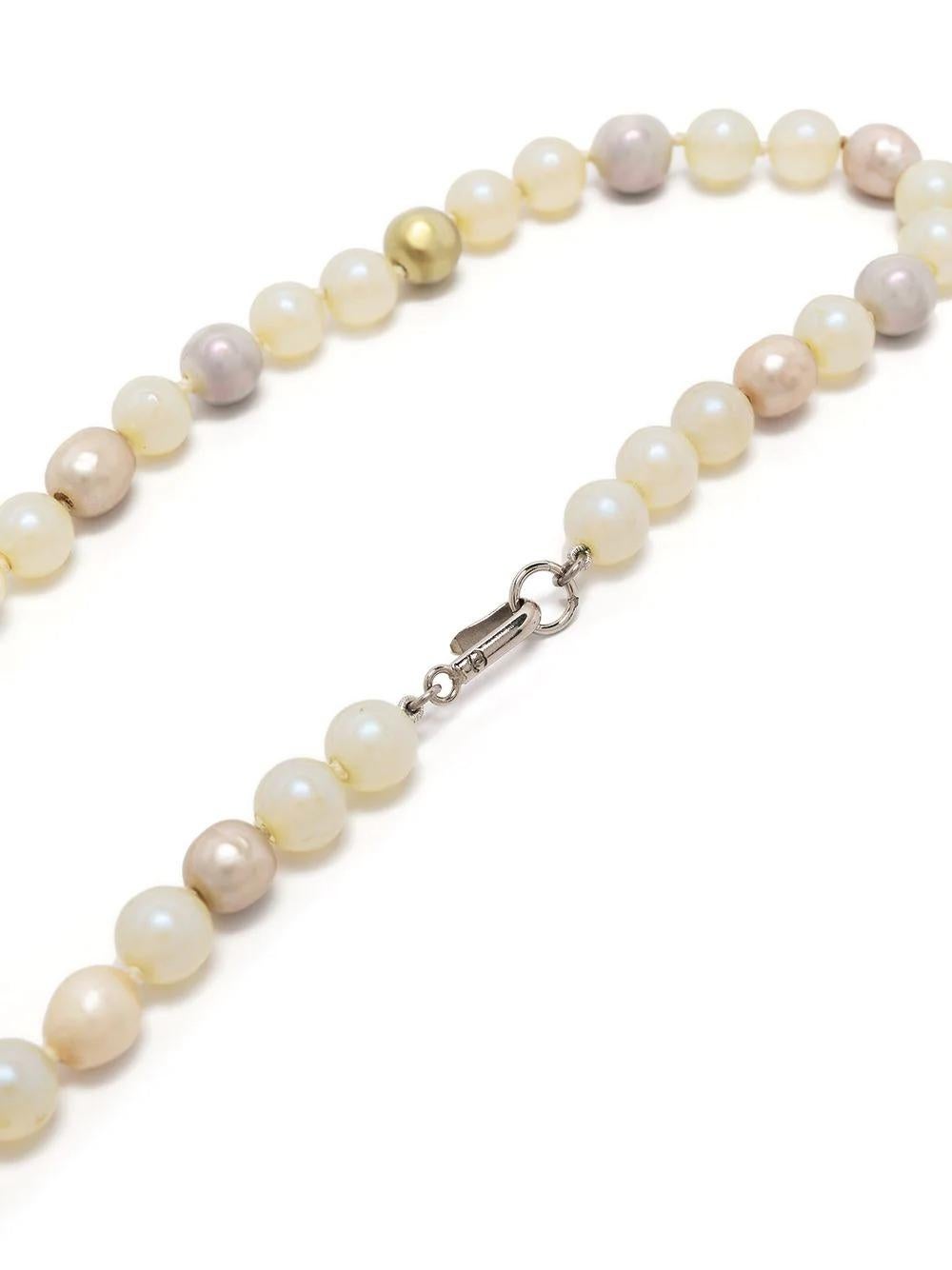 Every woman needs a piece of jewellery that not only makes a statement but works well every day too. A symbol of Chanel, pearls are said to give a flattering glow to the skin. Both timeless and versatile, this pre-owned pearl necklace from Chanel