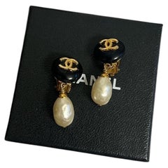Chanel Vintage Faux Pearl & Resin CC Gold Clip-On Earrings