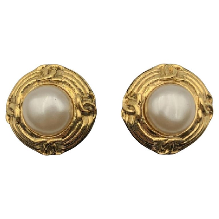Chanel Vintage Faux Pearls and Gold Metal CC Logos Clip On Earrings For