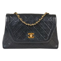 CHANEL Retro Flap Bag in Black Quilted Smooth Lambskin Leather
