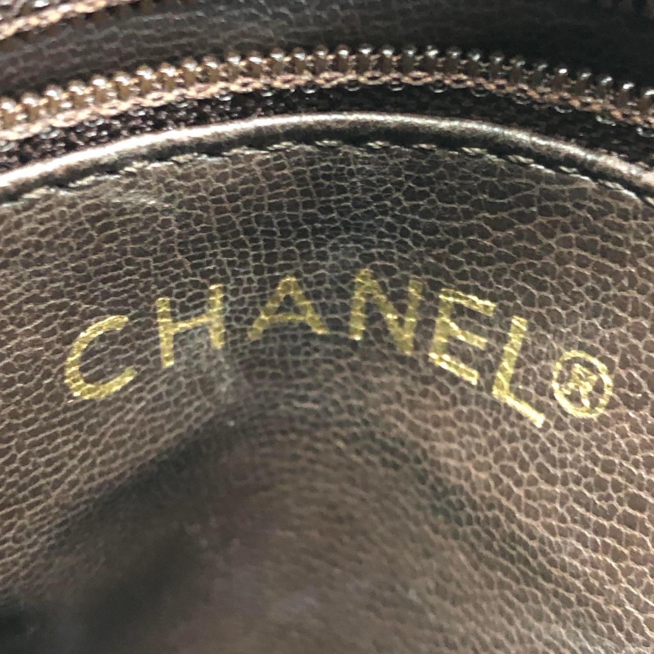 Chanel Vintage Flap Gürteltasche Mini Dunkelbraun Lammfell Leder Gold-Ton Hardware im Angebot 5