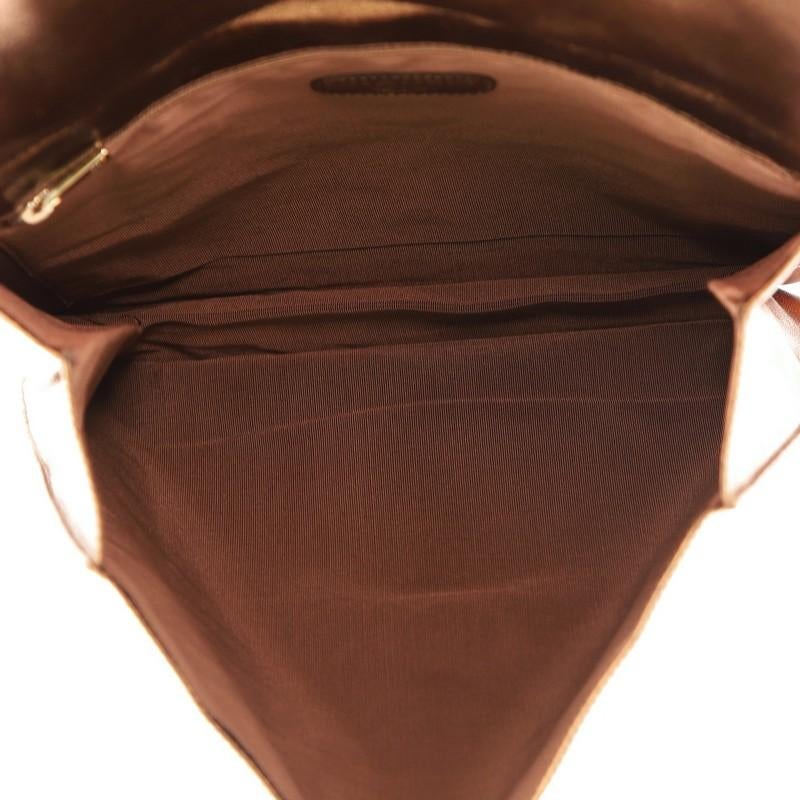 Women's or Men's Chanel Vintage Flat Crossbody Bag Leather Medium