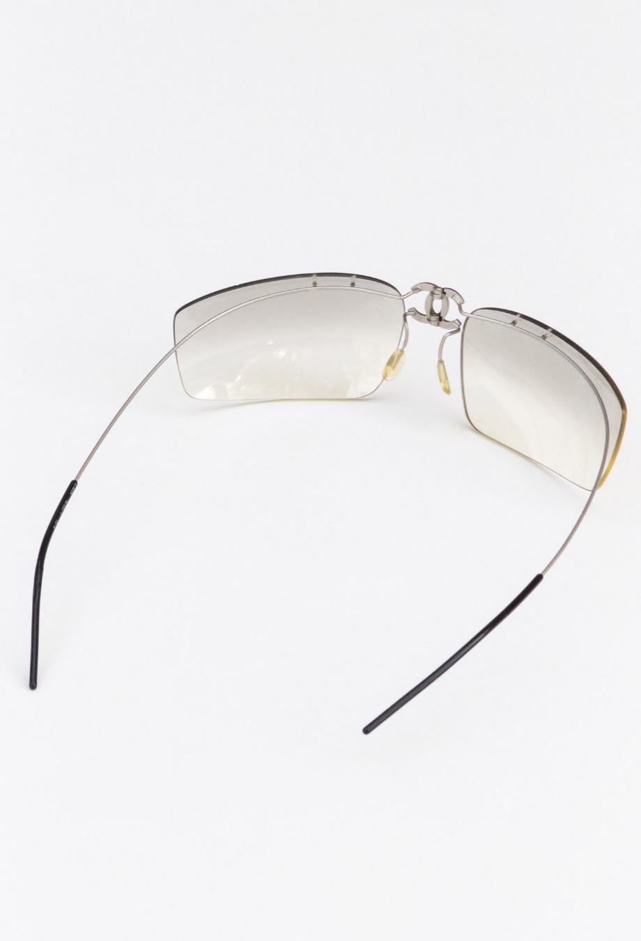 Women's or Men's Chanel Vintage Fold-Up CC Logo Glasses Sunglasses For Sale