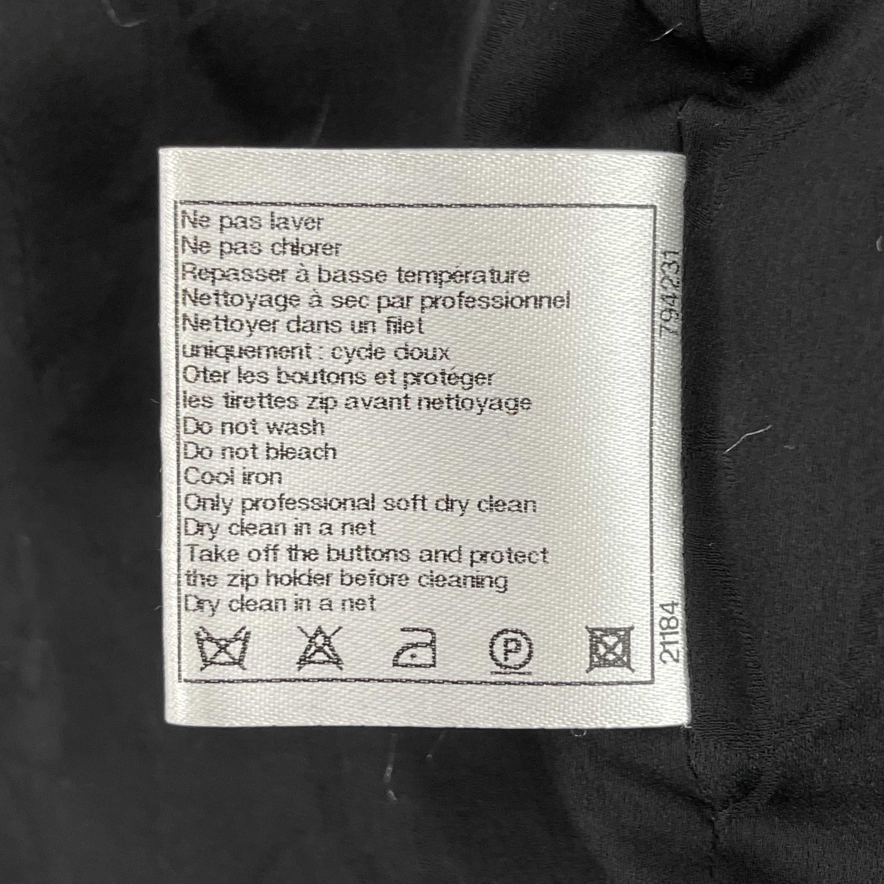 CHANEL - Vintage Frayed Tweed Collarless Blazer - CC Buttons 40 US 8 In Excellent Condition In Sanford, FL