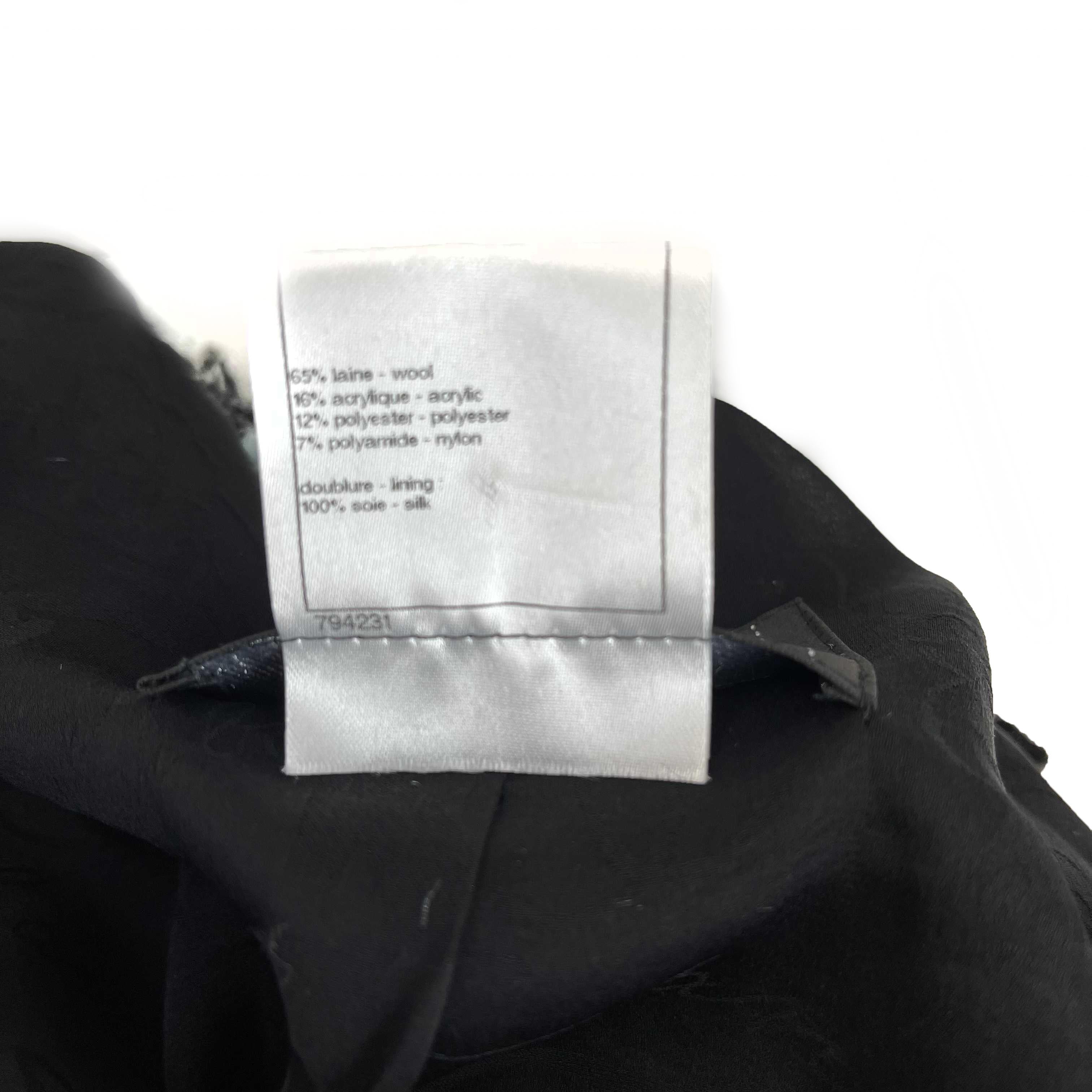 Women's CHANEL - Vintage Frayed Tweed Collarless Blazer - CC Buttons 40 US 8