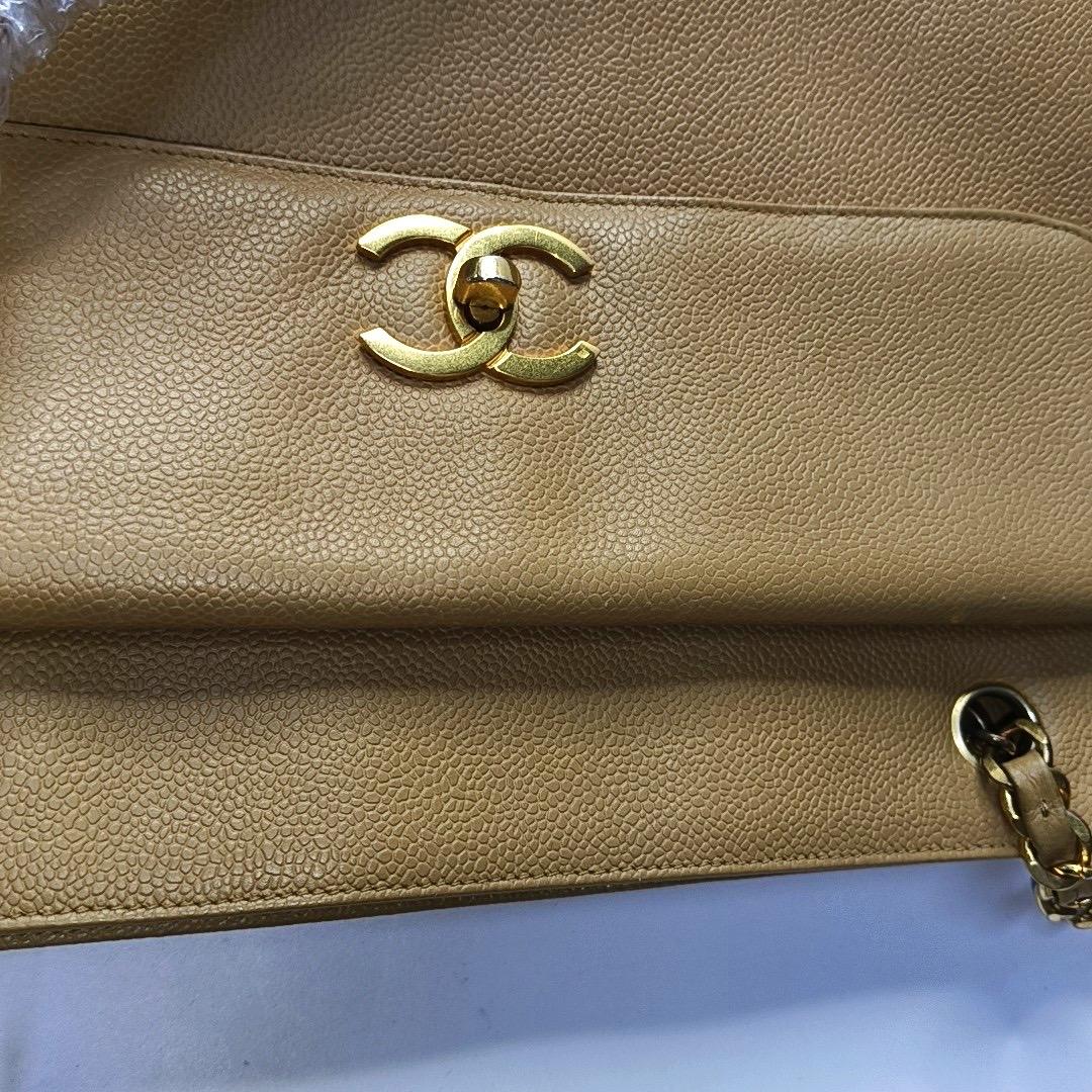 Chanel Vintage Front Pocket Tote Beige Caviar Leather Double Gold Chain For Sale 3