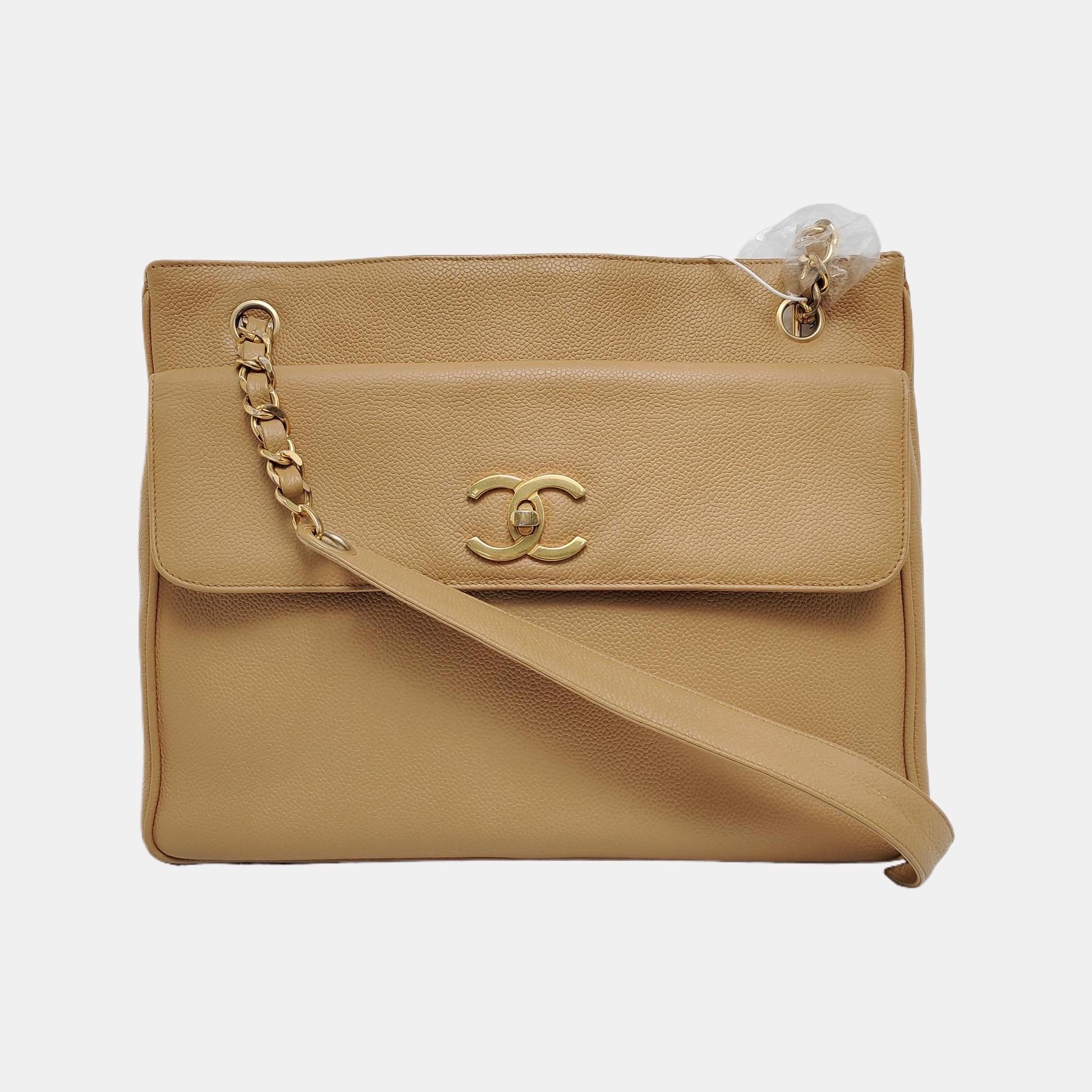 Chanel Vintage Front Pocket Tote Beige Caviar Leather Double Gold Chain For Sale 4