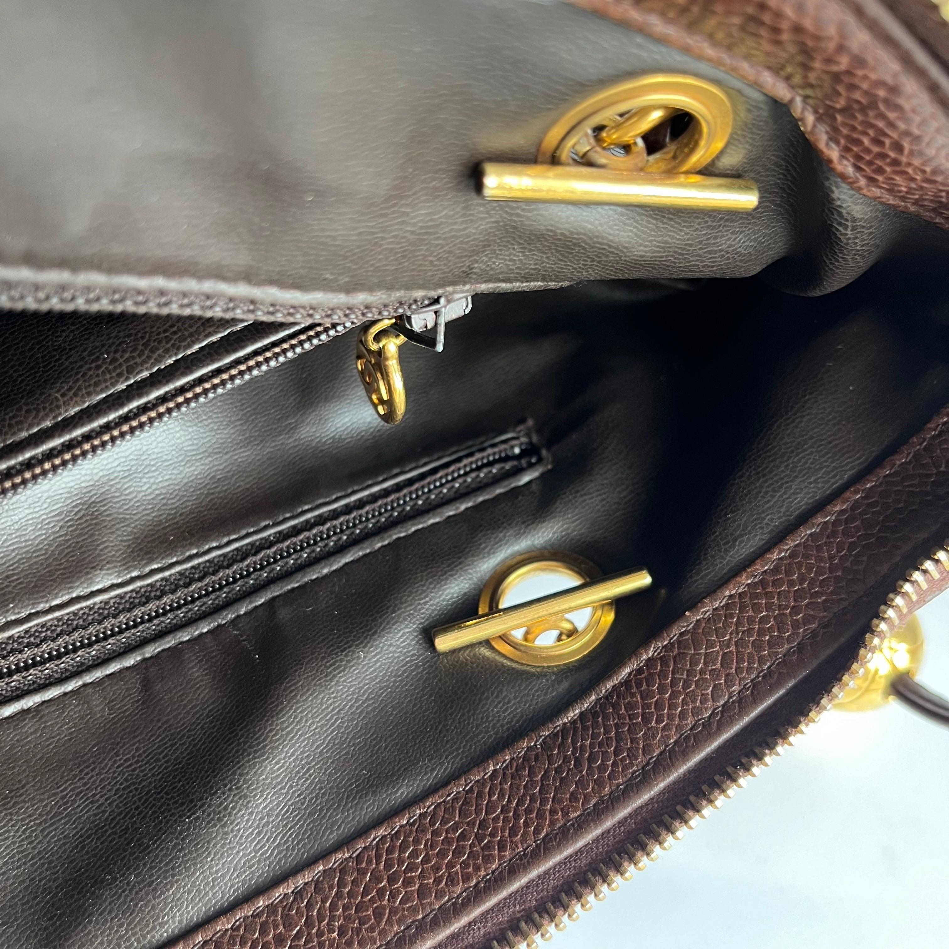 Chanel Vintage Front Pocket Tote Chocolate Brown Caviar Leather Double Gold Leat For Sale 15