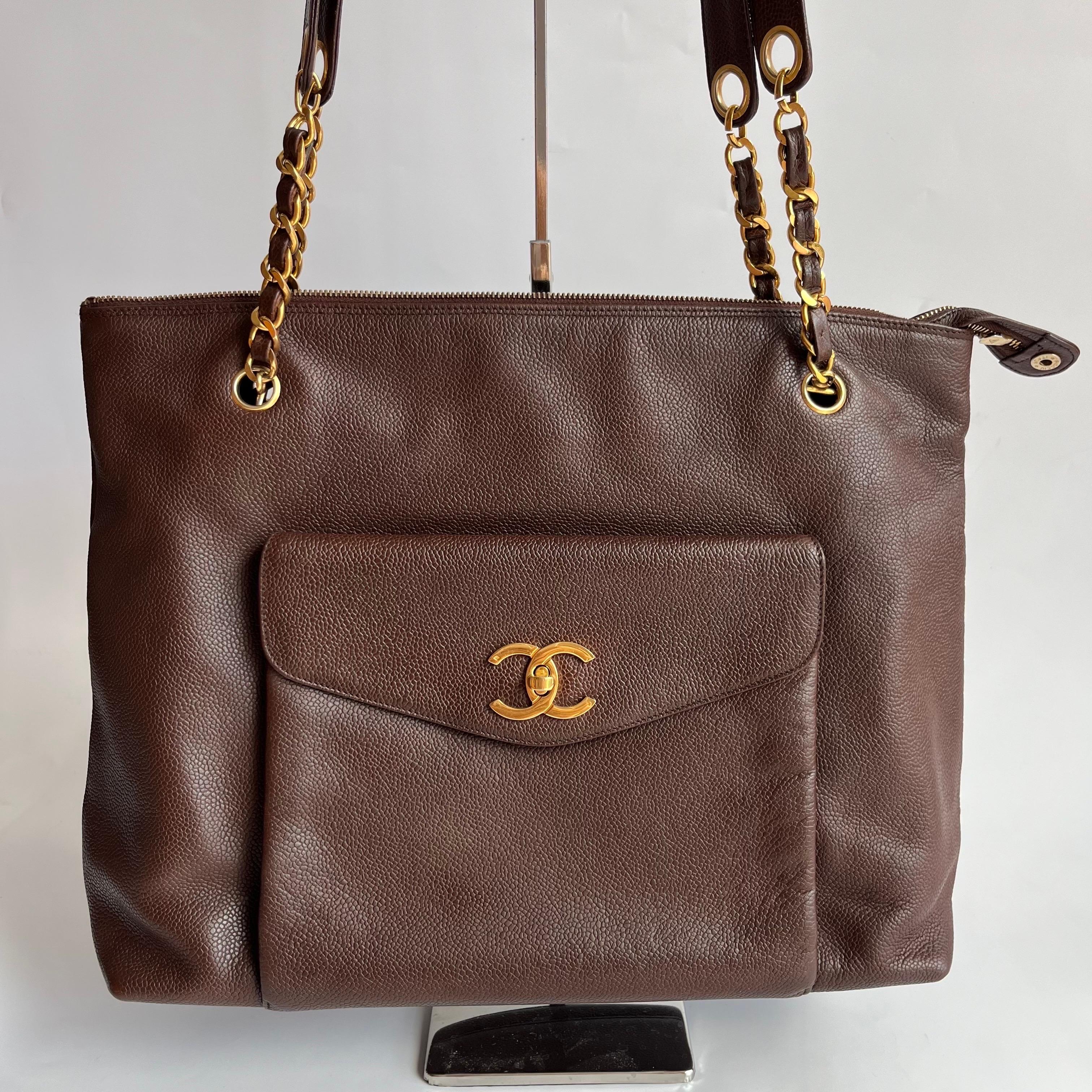 CONDITION: VERY GOOD

This preloved item is in very good condition with signs of wear throughout. Light leather creases, and rubbing around the corners, edges, and straps. Scratches to the hardware. The handbag was touched up on the corners, and