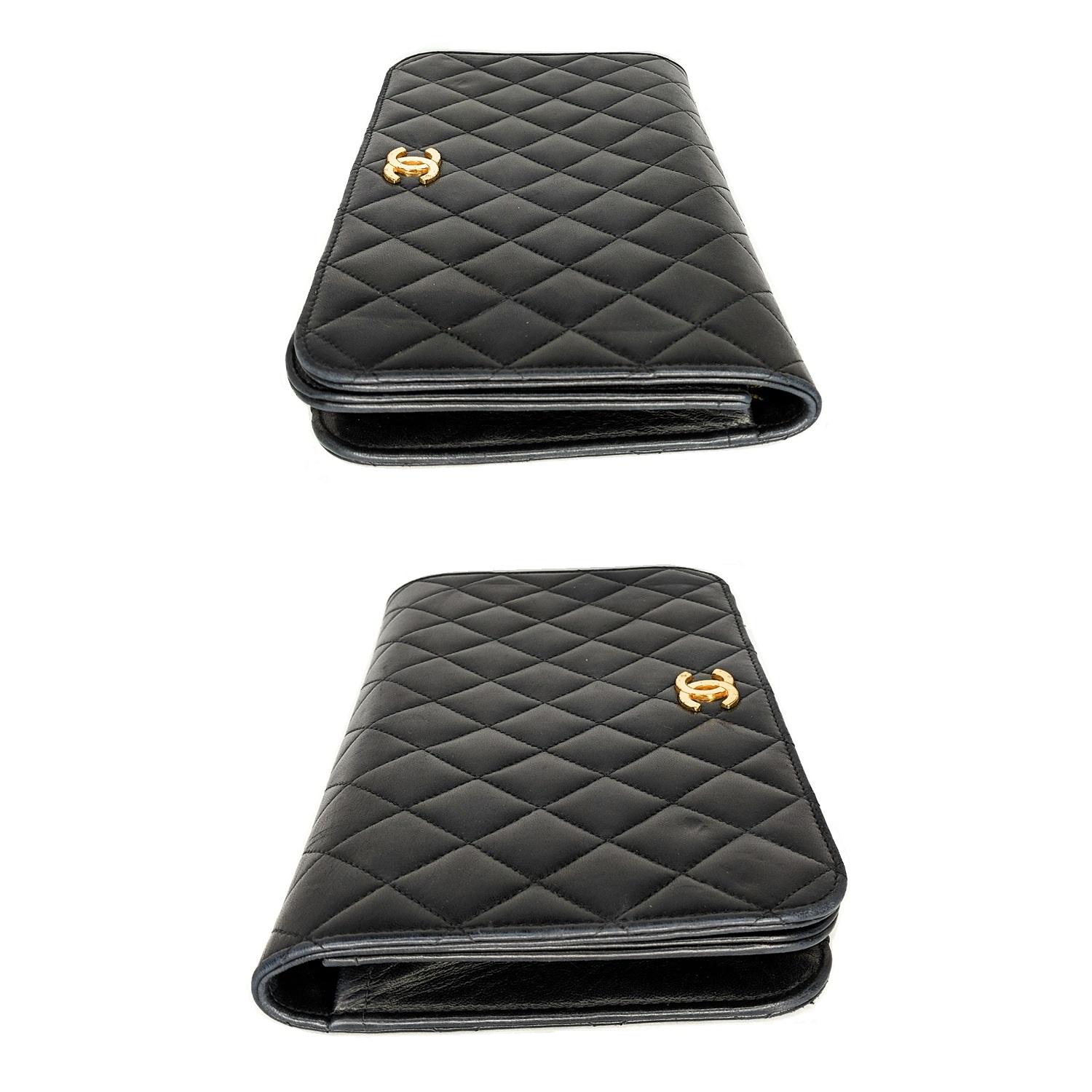 Chanel Vintage-Mini-Tasche aus gestepptem Lammfell mit voller Klappe (Schwarz)