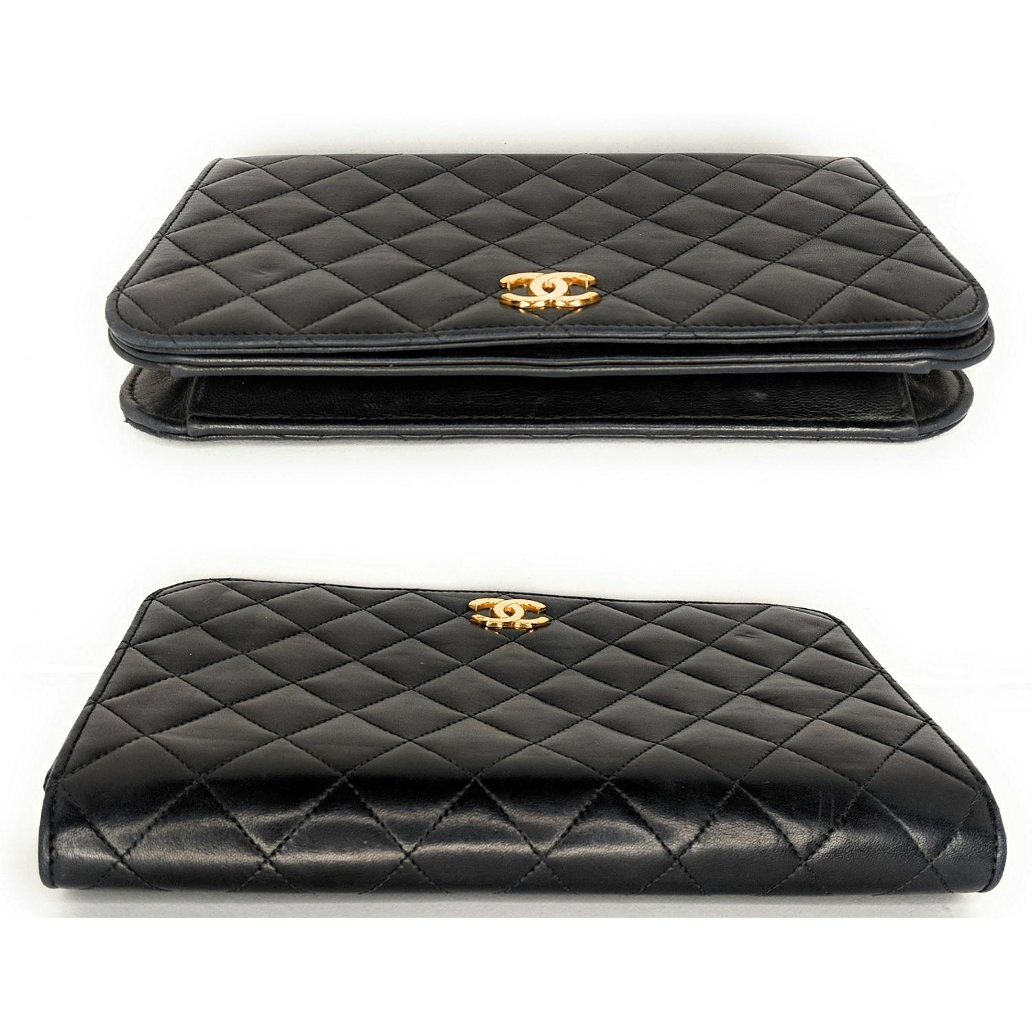Chanel Vintage-Mini-Tasche aus gestepptem Lammfell mit voller Klappe im Zustand „Gut“ in Scottsdale, AZ