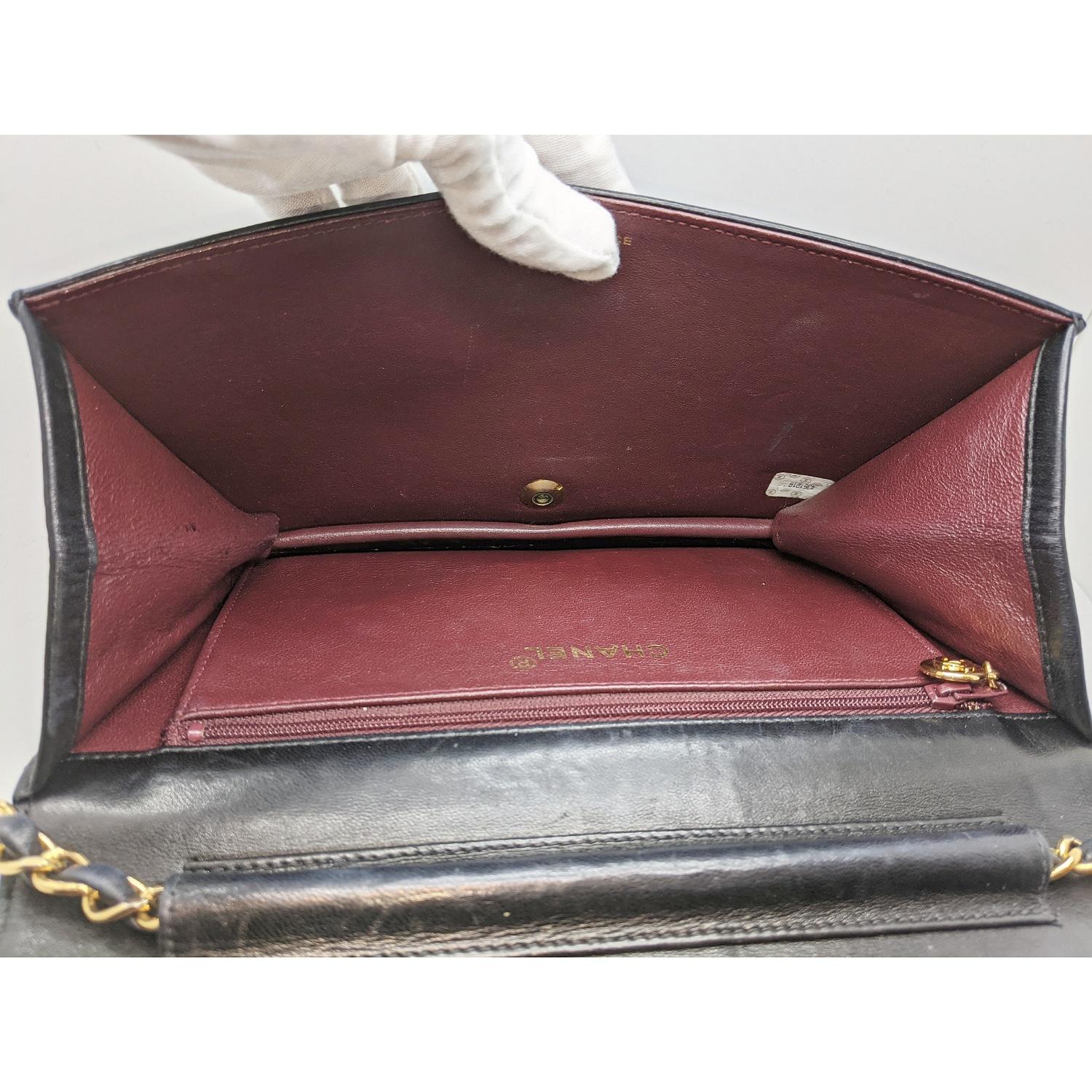 Chanel Vintage-Mini-Tasche aus gestepptem Lammfell mit voller Klappe 1