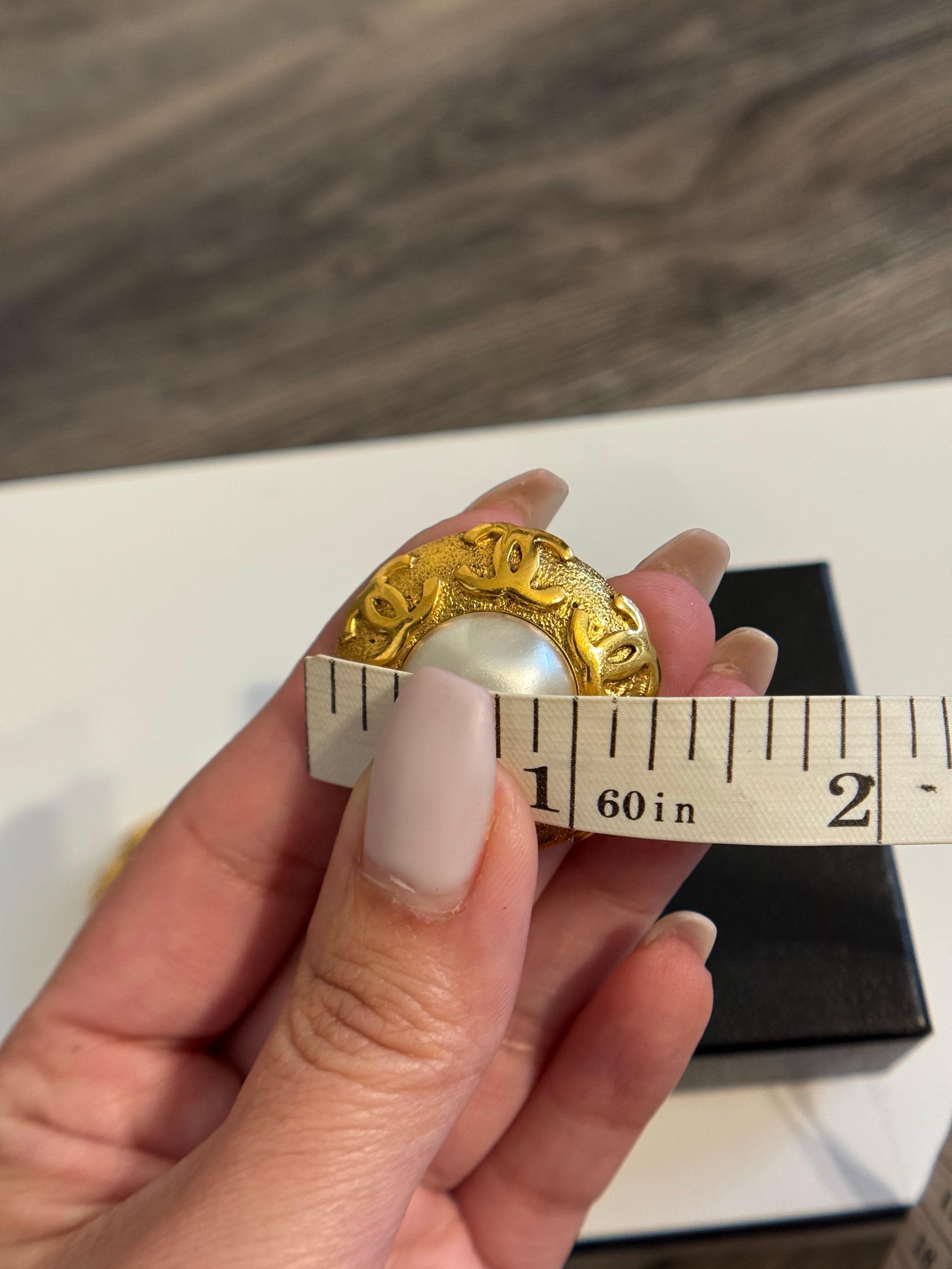 Chanel Vintage Gold and Pearl CC Logo Statement Clip On Circle Earrings For Sale 2