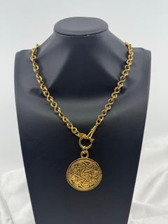 Chanel Vintage Gold CC Celtic Medallion Kette Anhänger Halskette