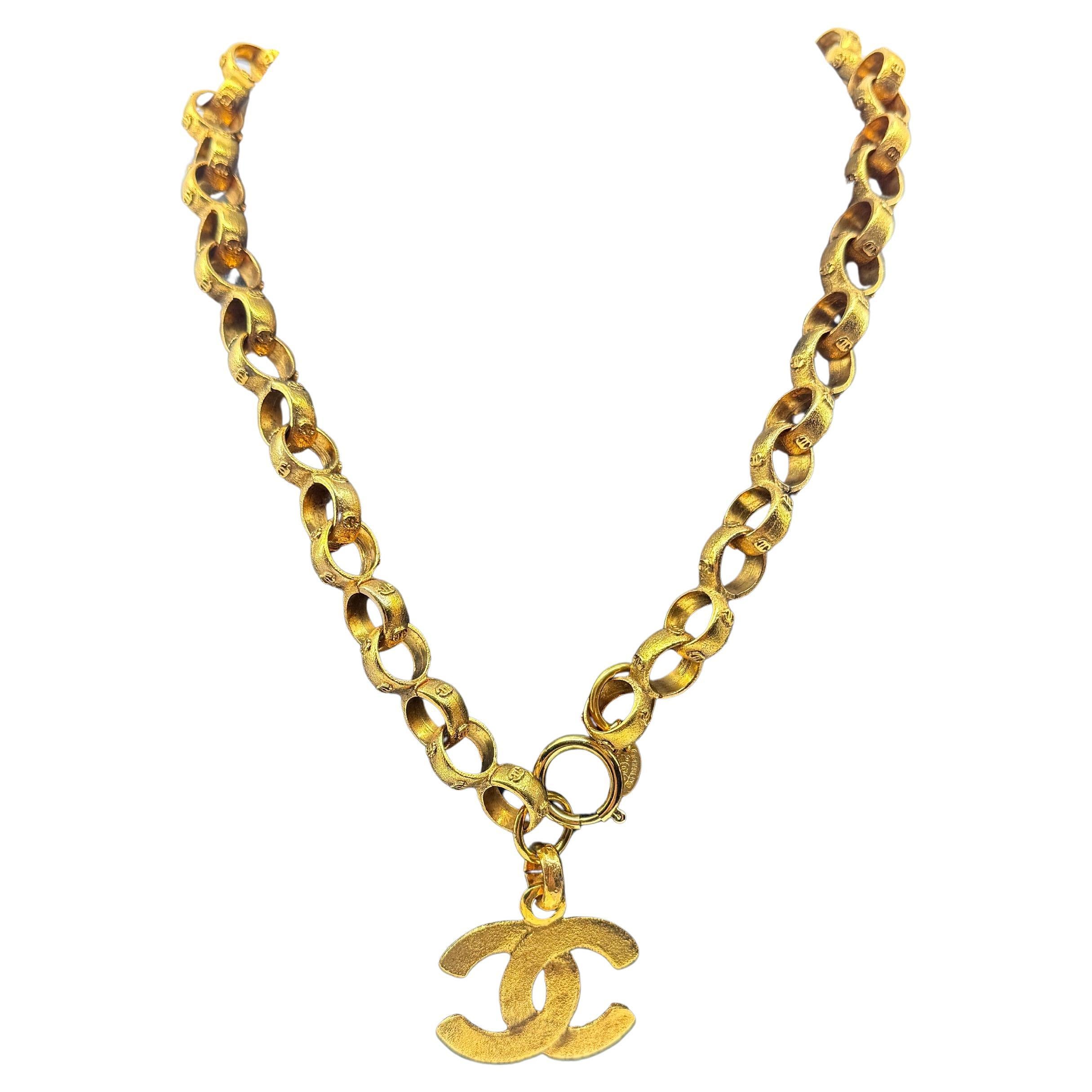 CHANEL Vintage Gold CC Chain Link Pendant Necklace in vendita