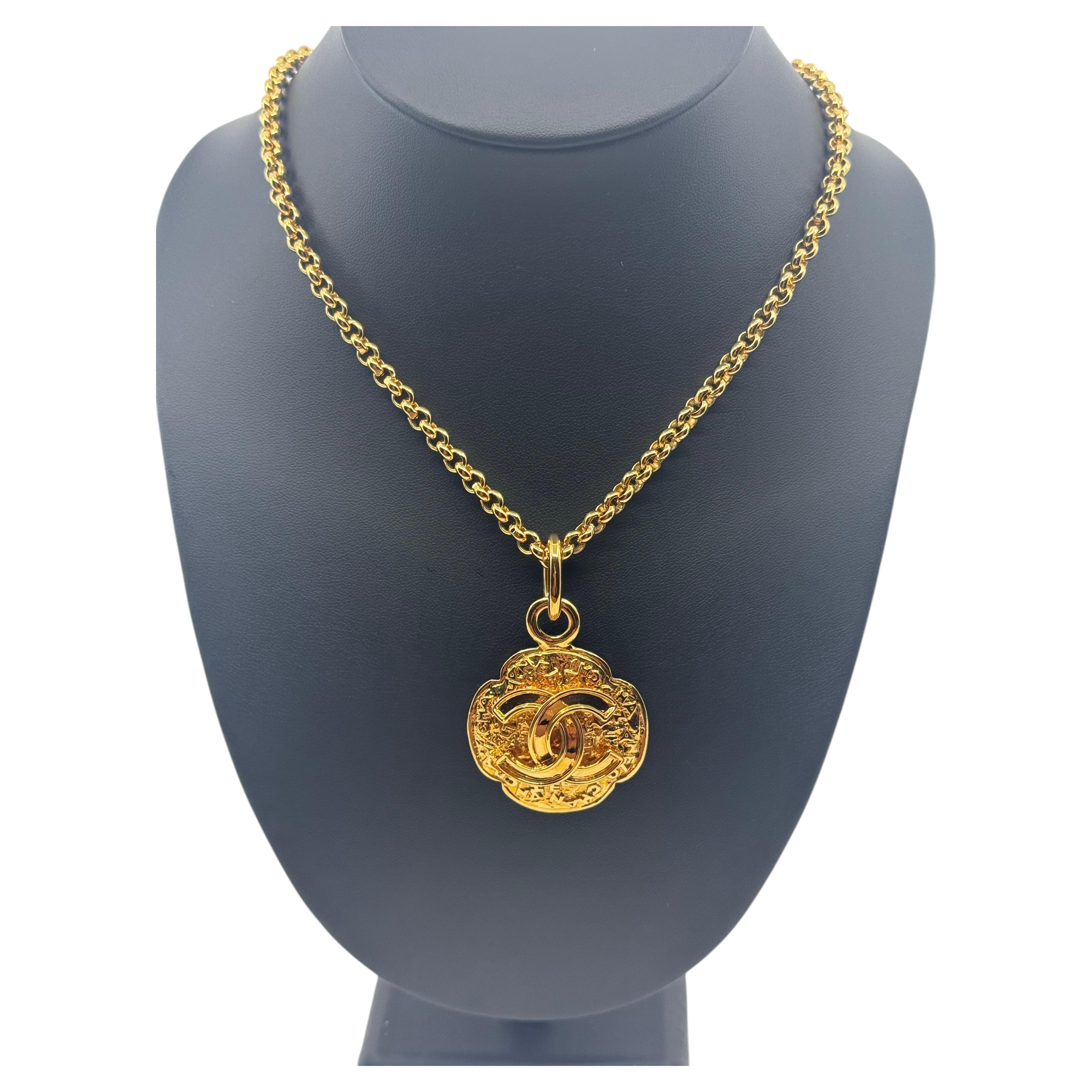 Chanel Collar Colgante Trébol CC Oro Vintage, 1995