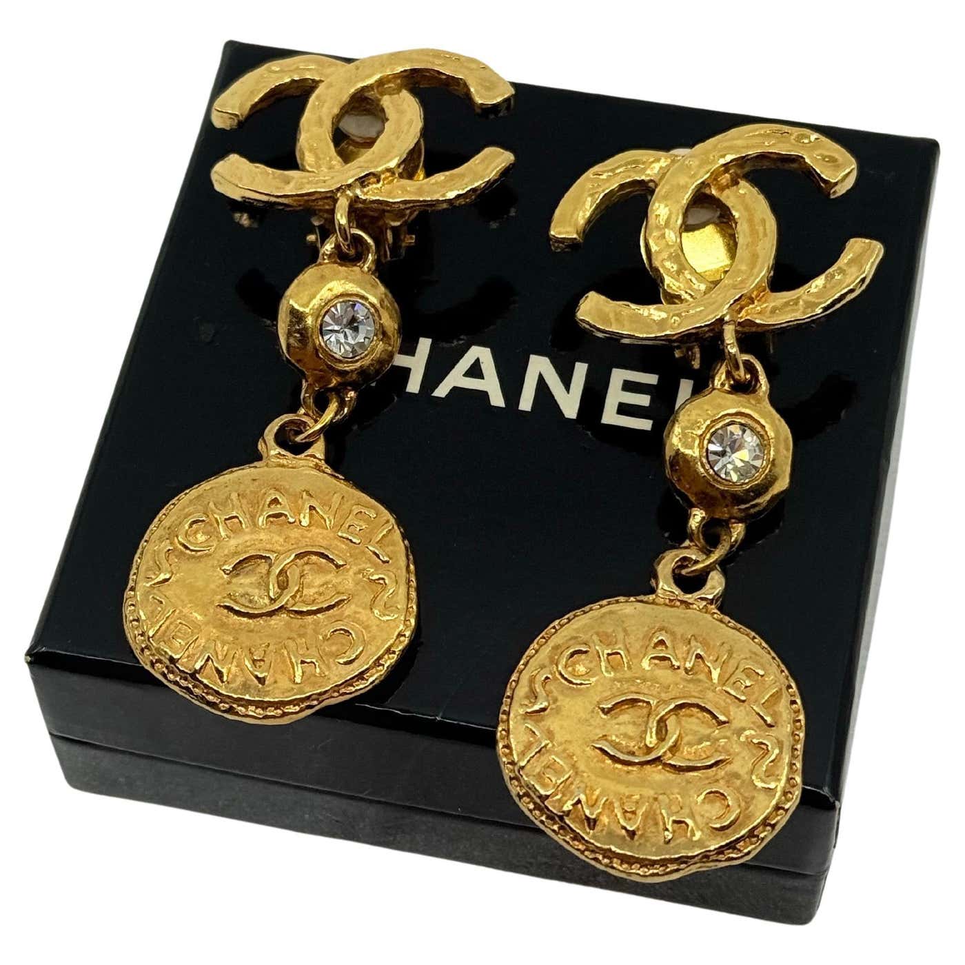 Cc Shell Crystal Drop CHANEL Vintage Gold CC Coin Crystal Drop Clip On Earrings For Sale at ...