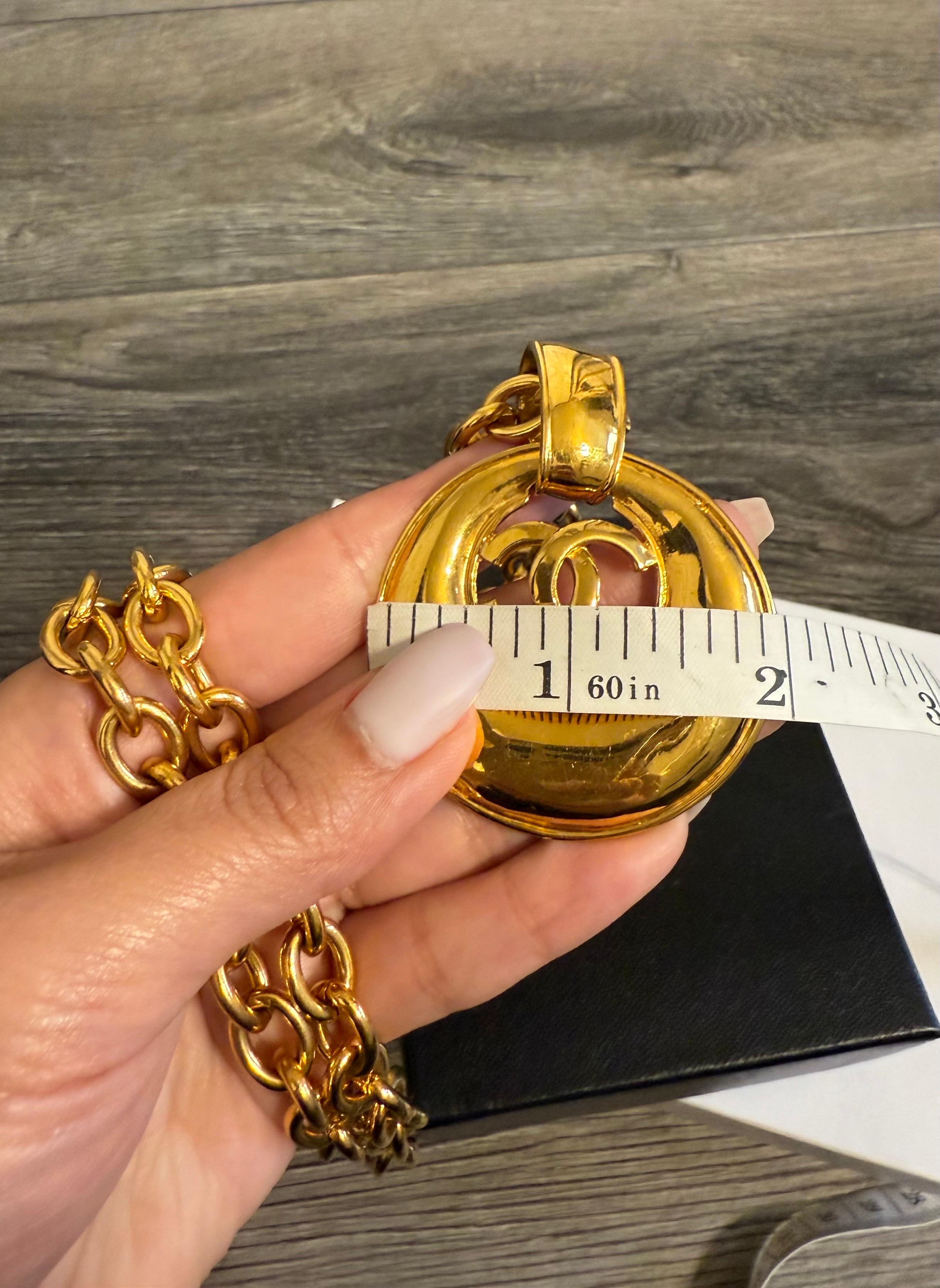 CHANEL Vintage Gold CC Crescent Pendant Chain Necklace For Sale 4