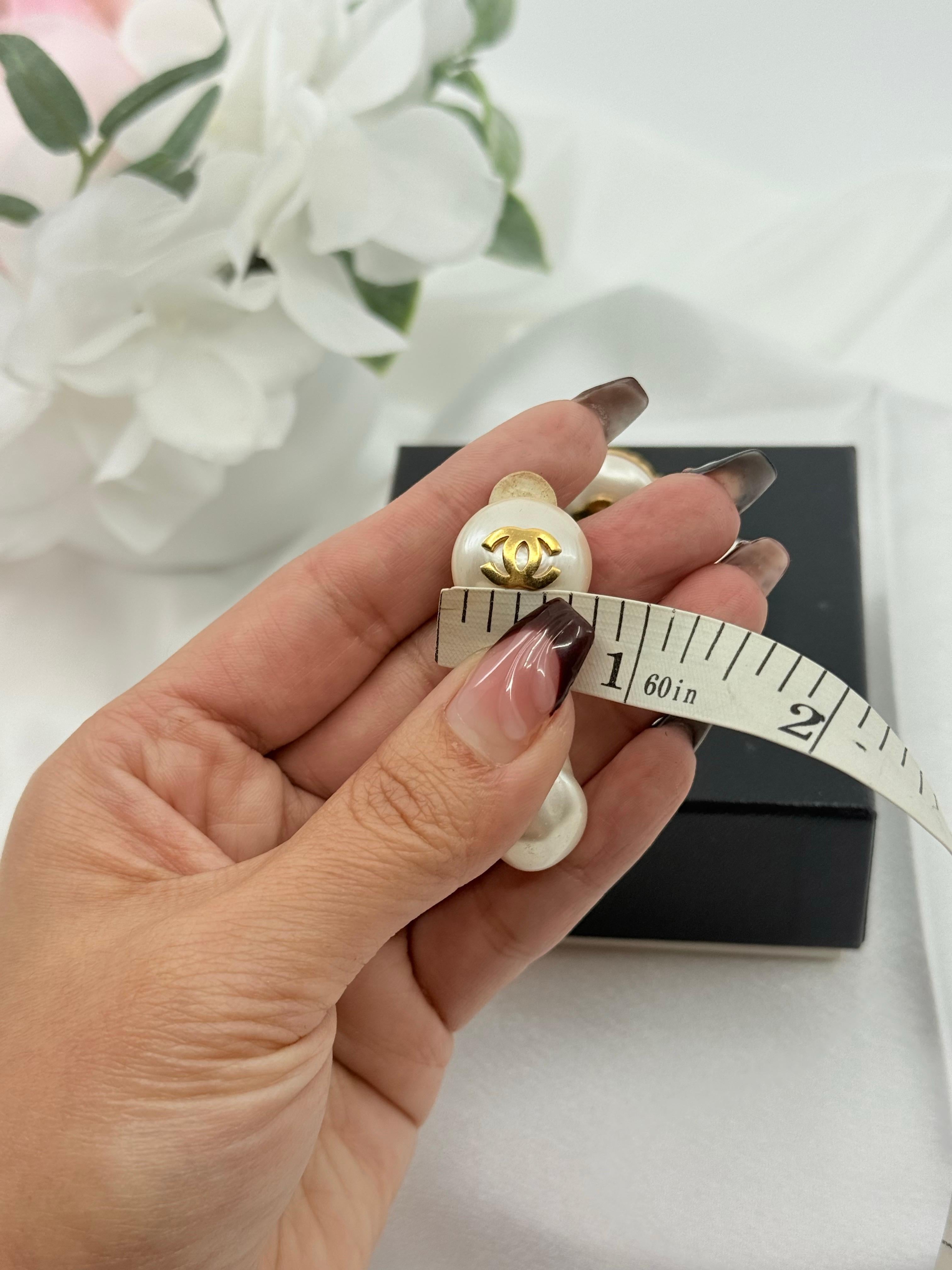 Chanel Vintage Gold CC Faux Pearl Dangle Clip On Earrings For Sale 3