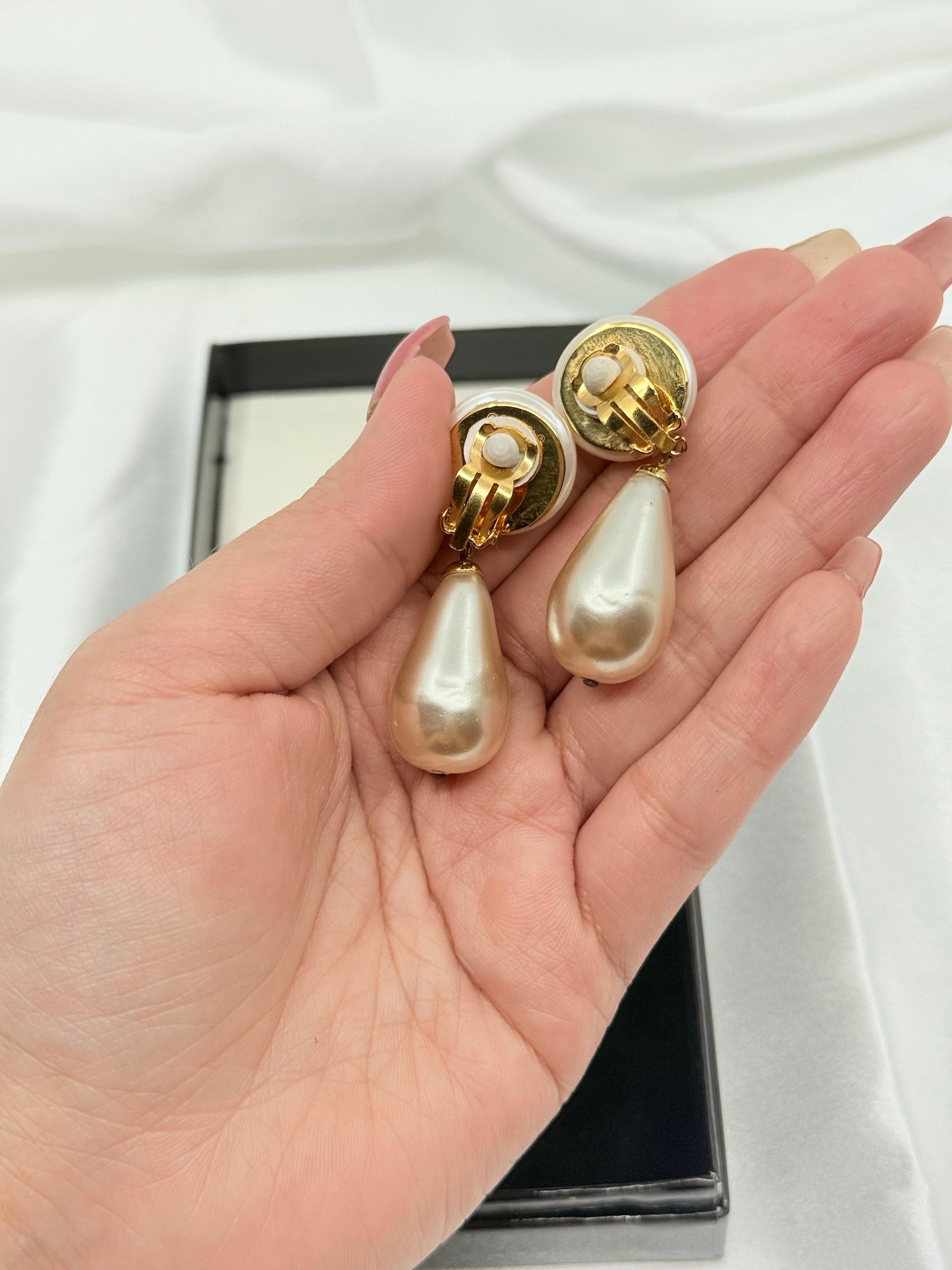 Chanel Vintage Gold CC Faux Pearl Dangle Clip On Earrings For Sale 3