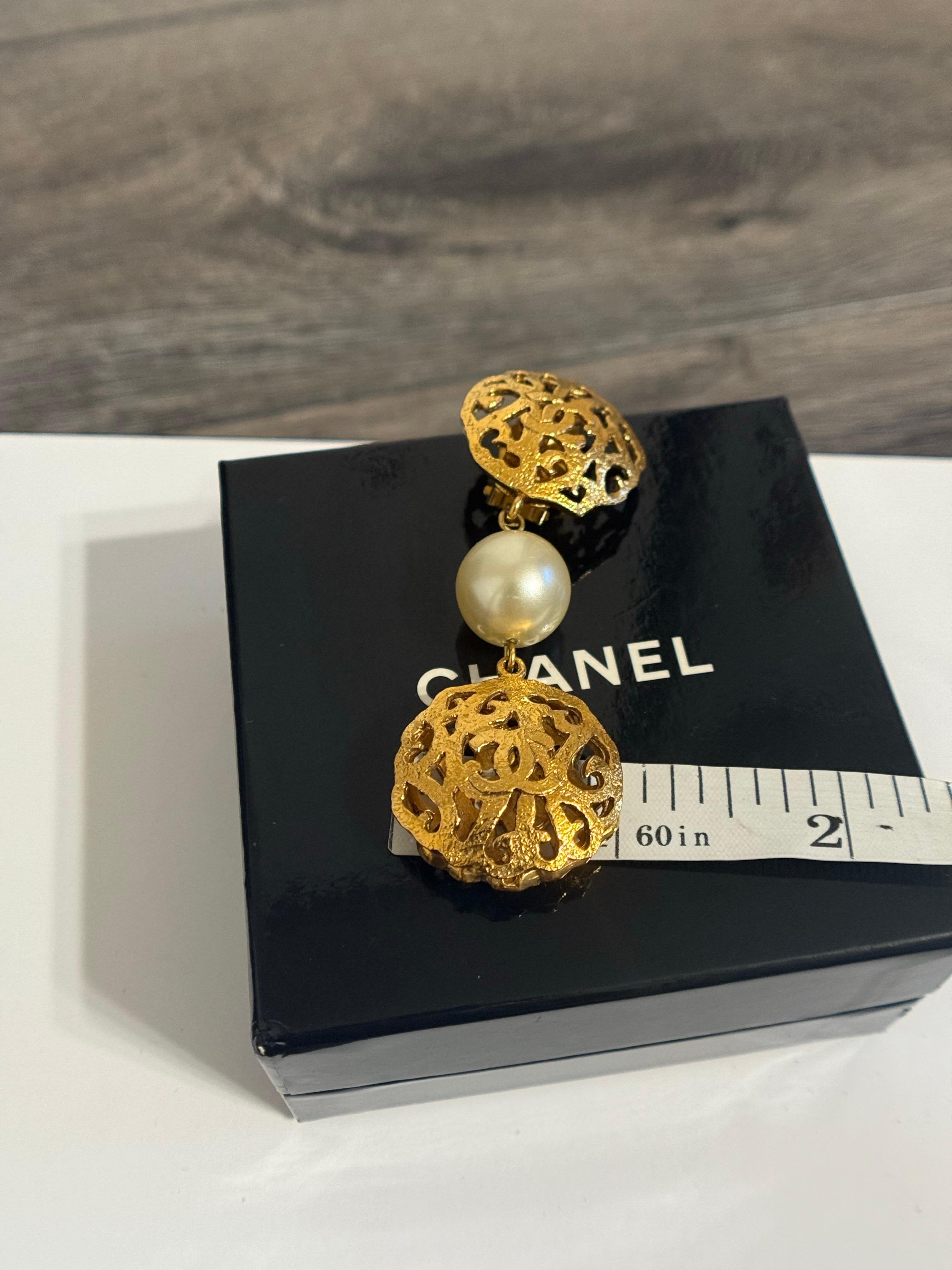 CHANEL Vintage Gold CC Filigree and Pearl Dangle Clip On Earrings For Sale 1