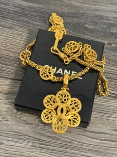 Chanel Vintage Gold CC Flower Pendant Station Necklace
