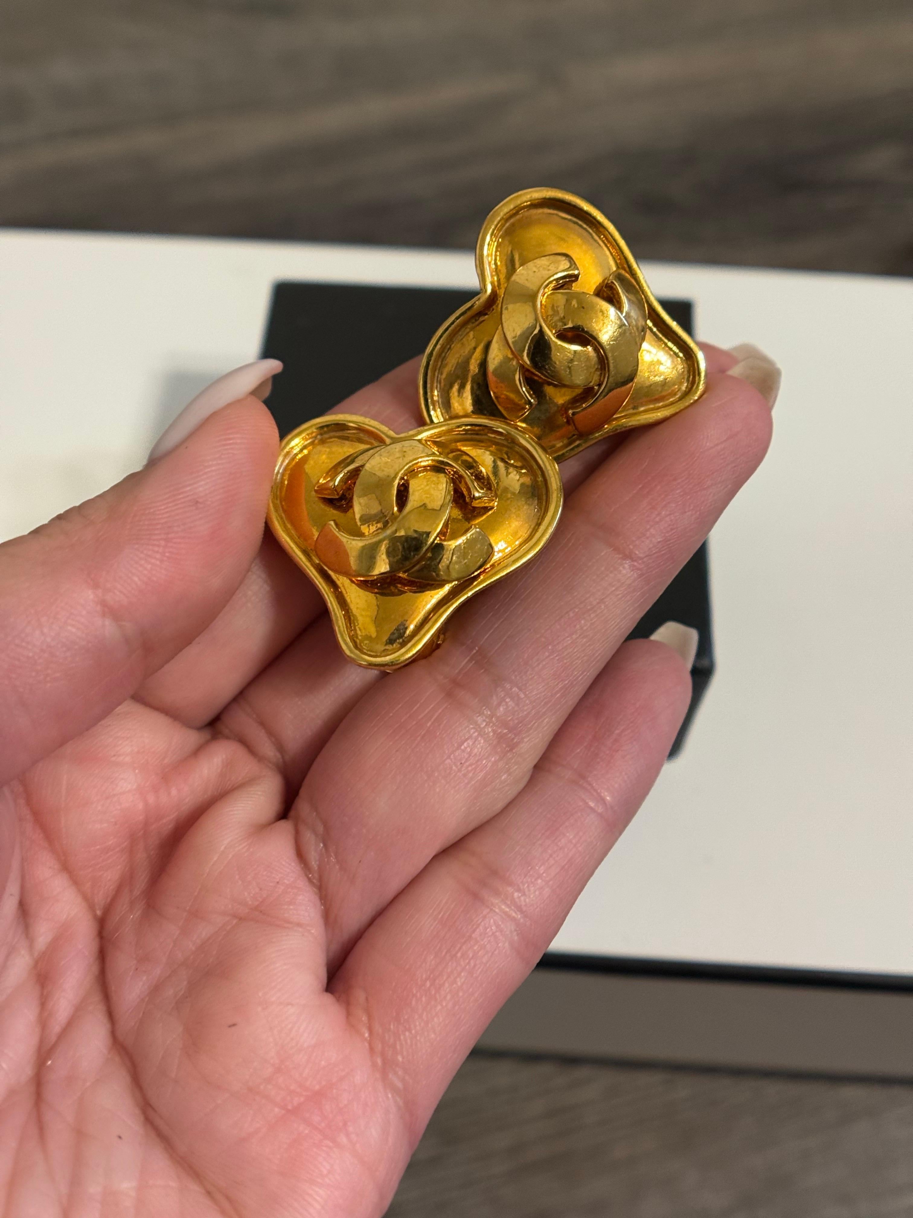 Chanel Vintage Gold CC Heart Clip On Statement Earrings For Sale 5