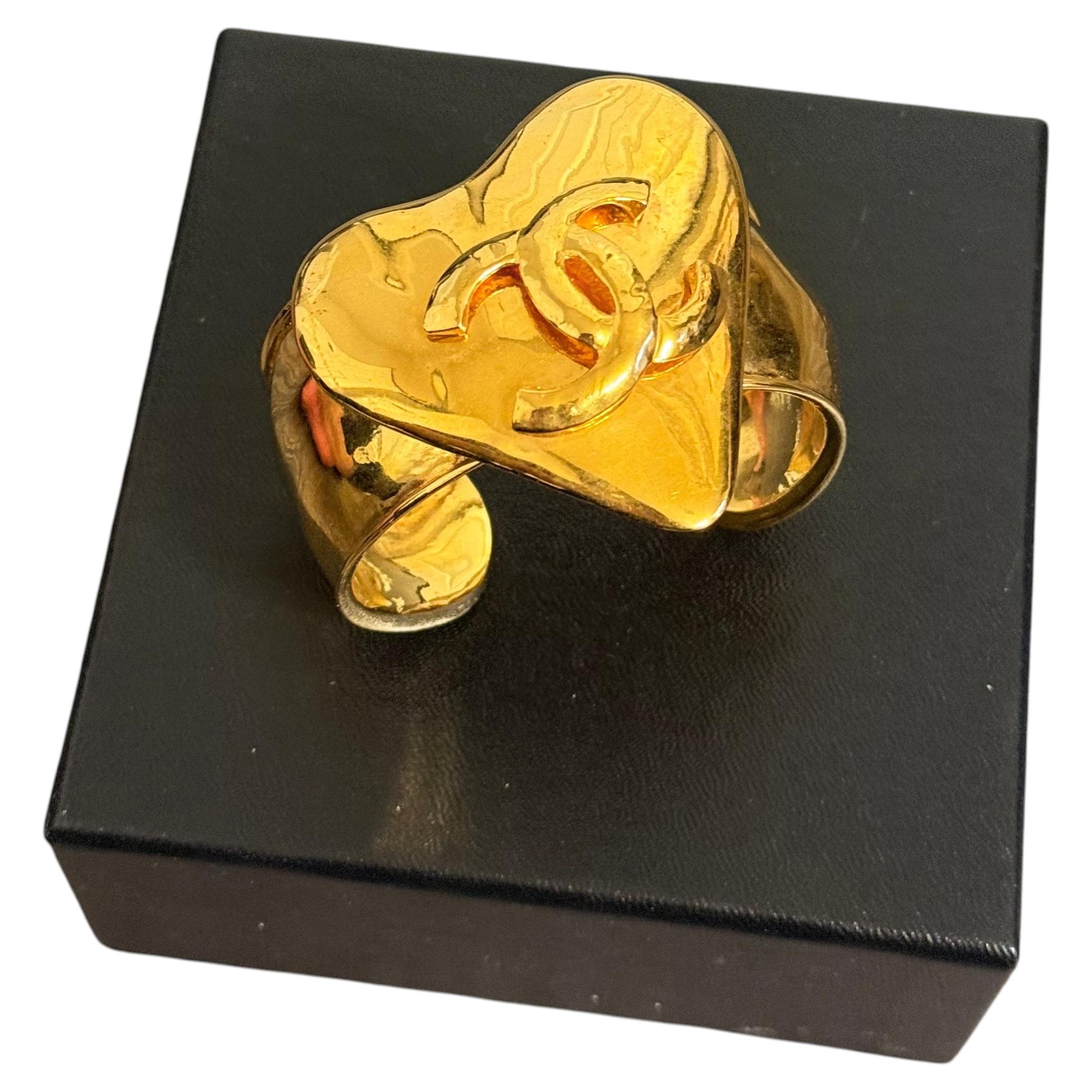 CHANEL Vintage Gold CC Heart Cuff Statement Bracelet, 93P For Sale