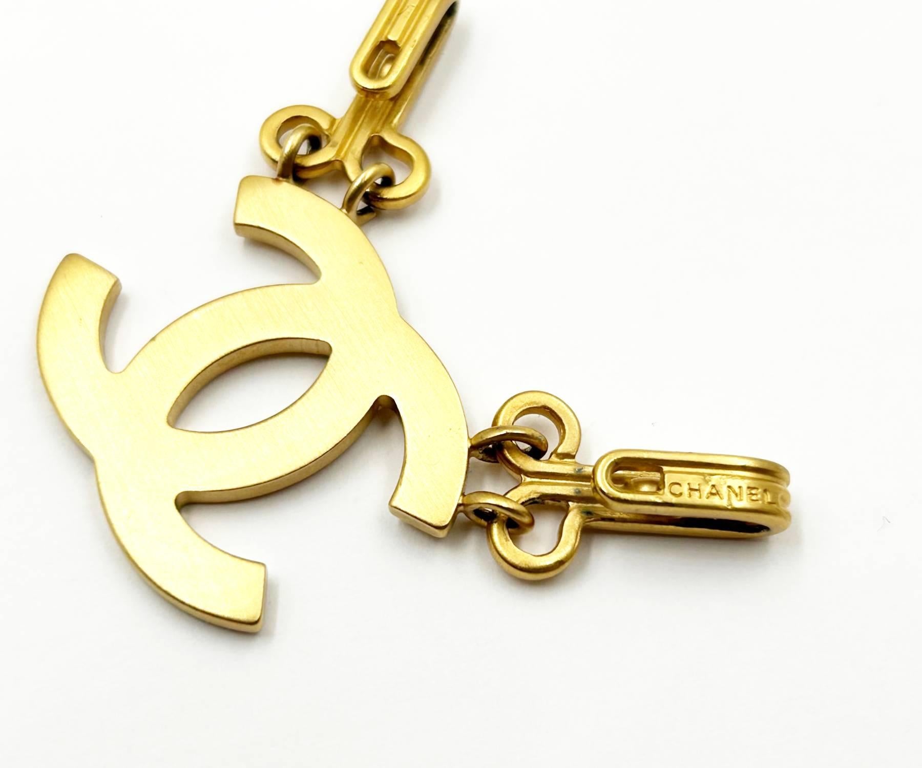 Artisan Chanel Vintage Gold CC Hook and Eye Large Pendant For Sale